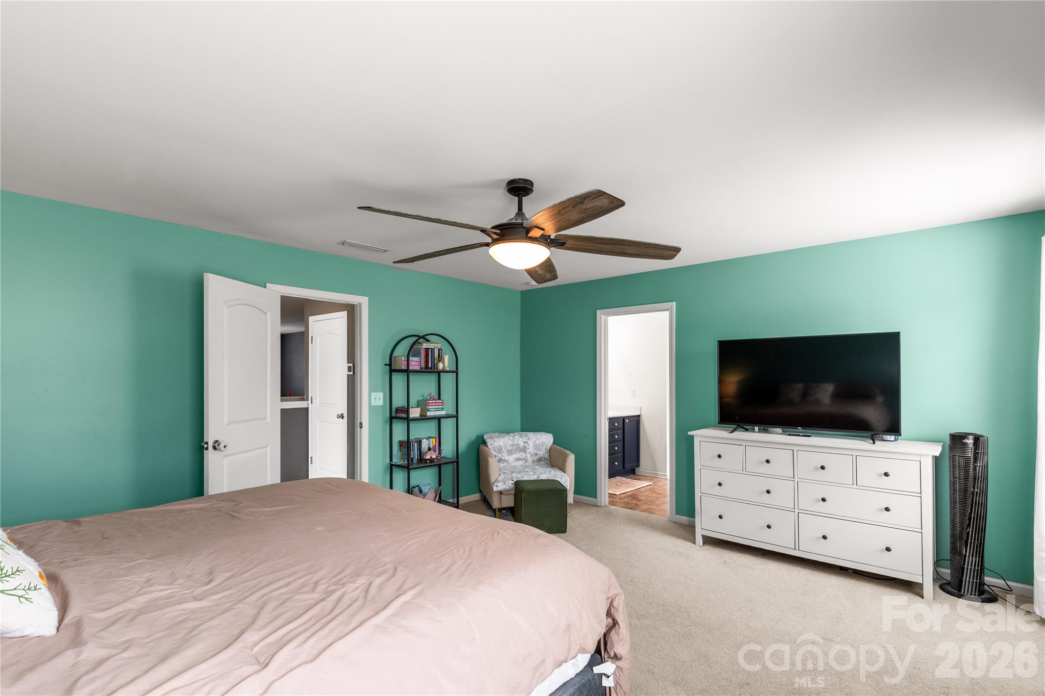493 Dutch White Drive — Clover