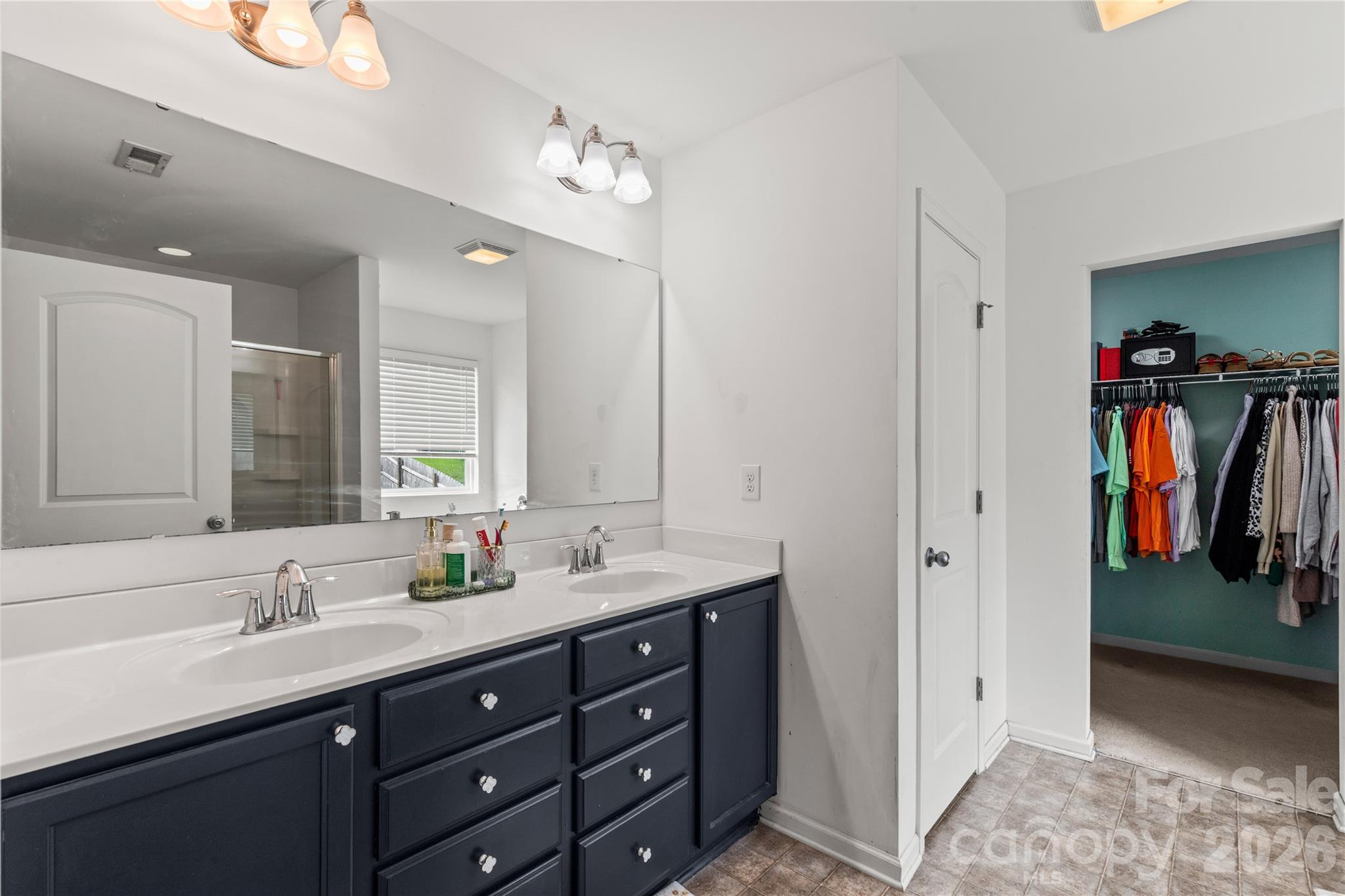 493 Dutch White Drive — Clover