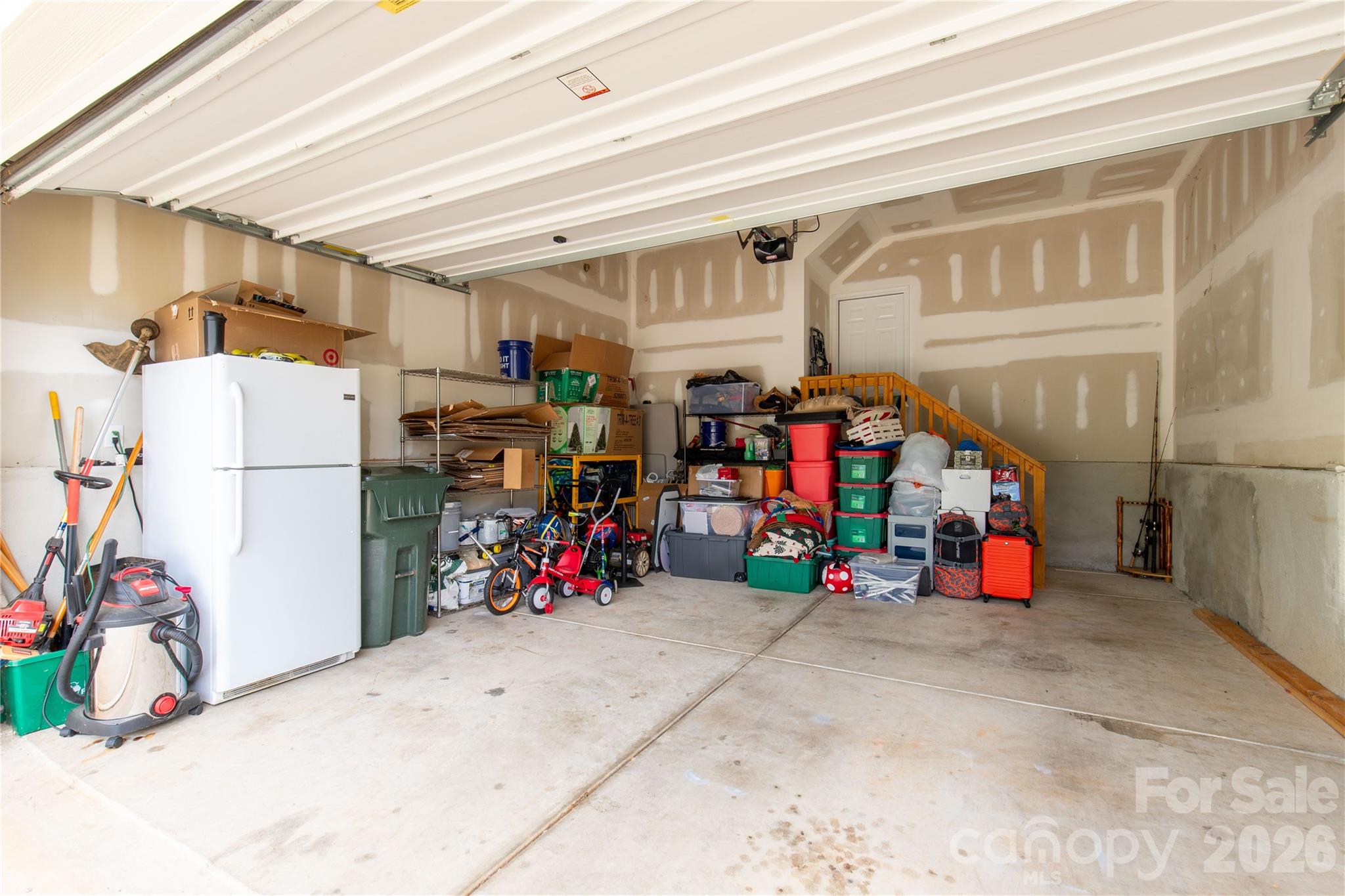 493 Dutch White Drive — Clover