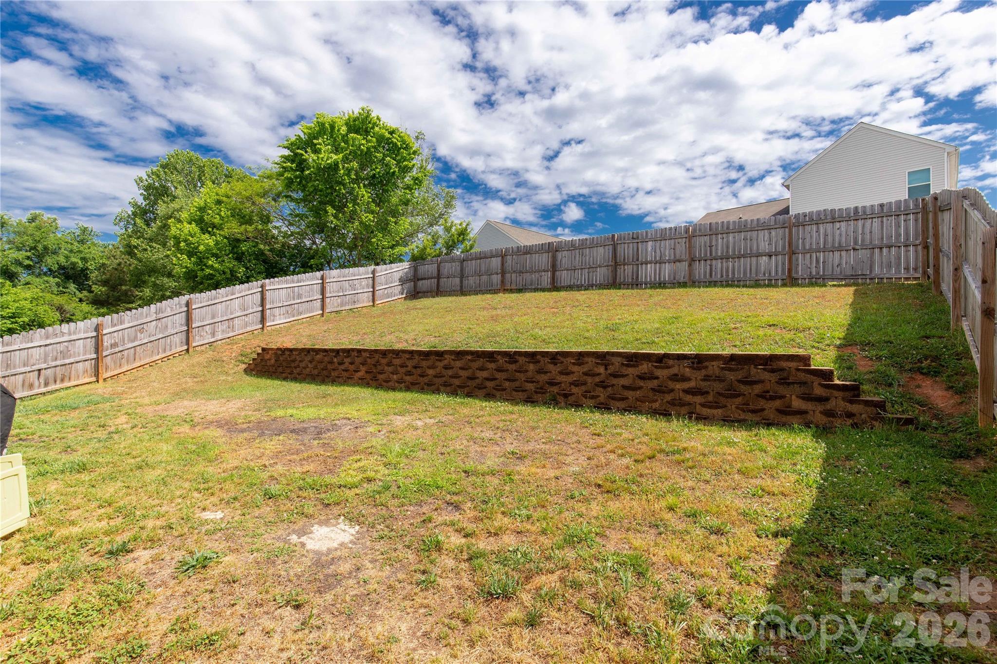 493 Dutch White Drive — Clover