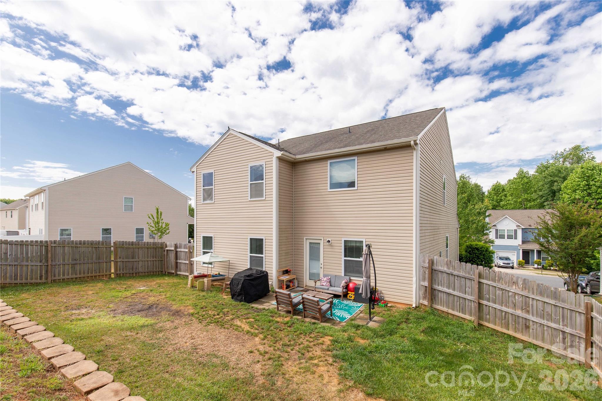 493 Dutch White Drive — Clover