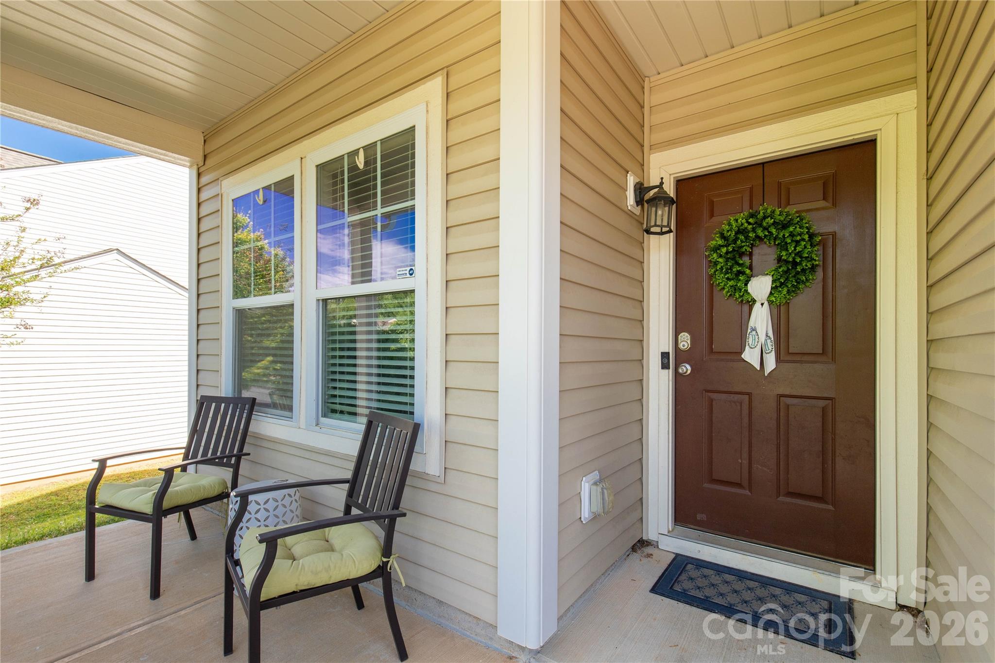 493 Dutch White Drive — Clover