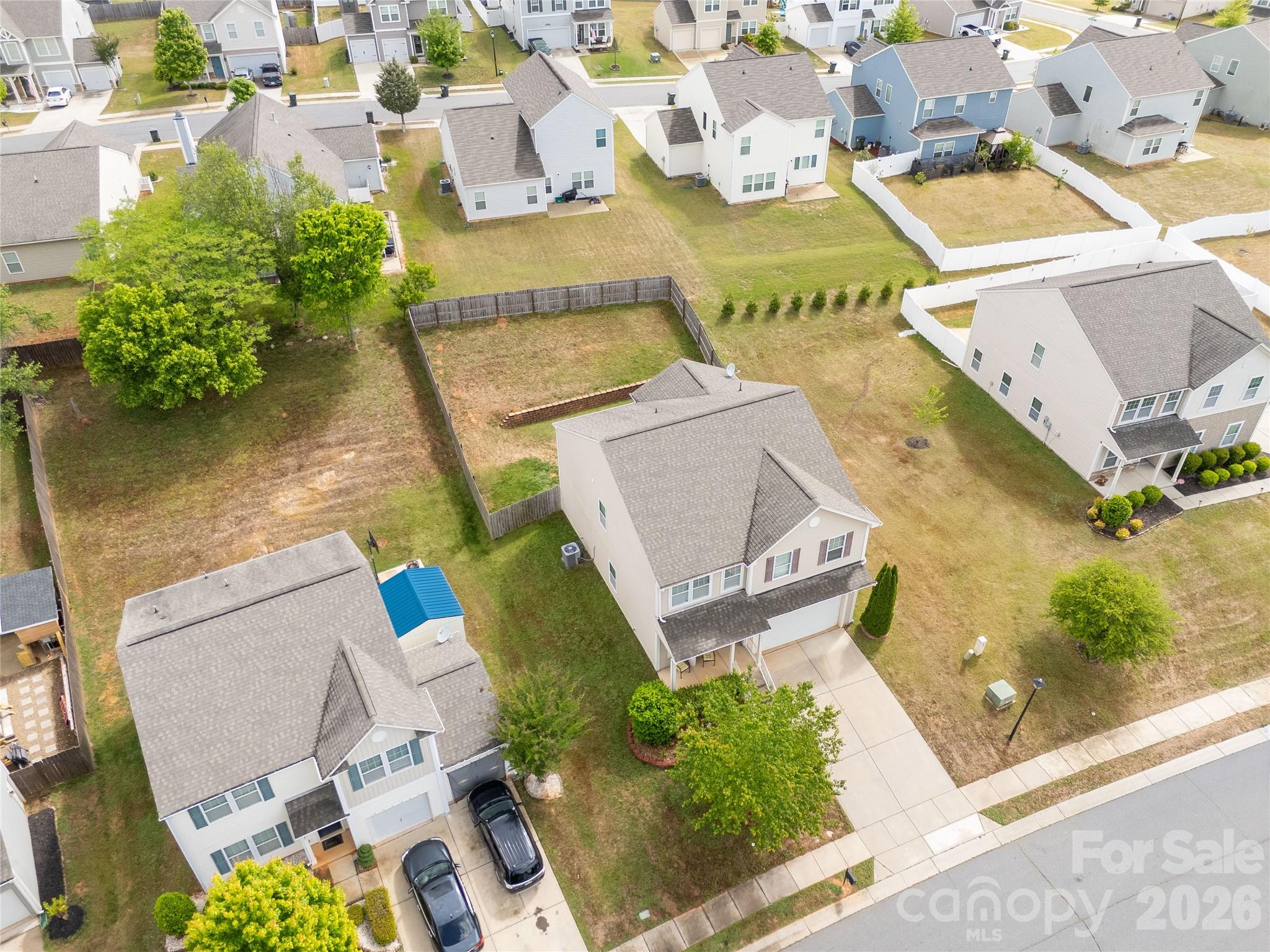 493 Dutch White Drive — Clover