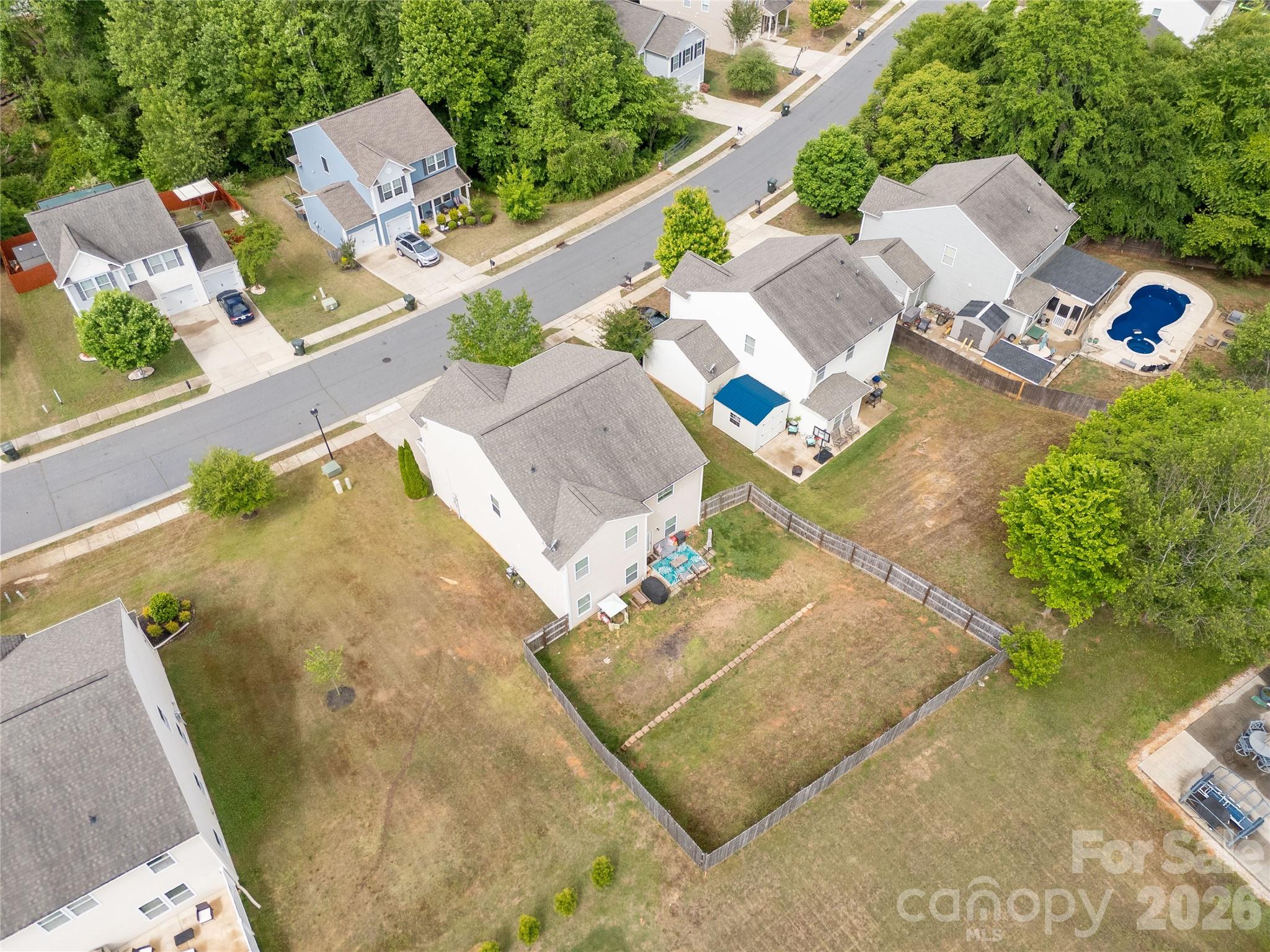 493 Dutch White Drive — Clover
