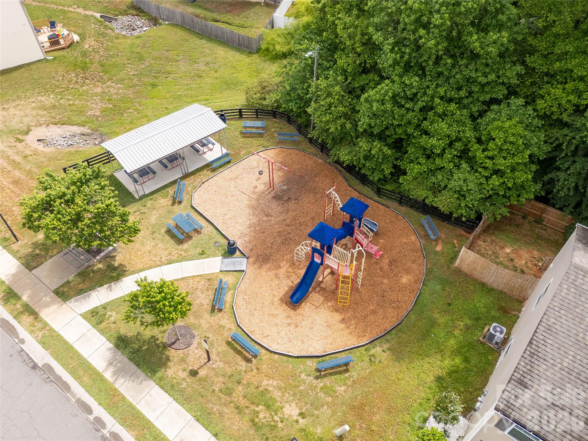 493 Dutch White Drive — Clover
