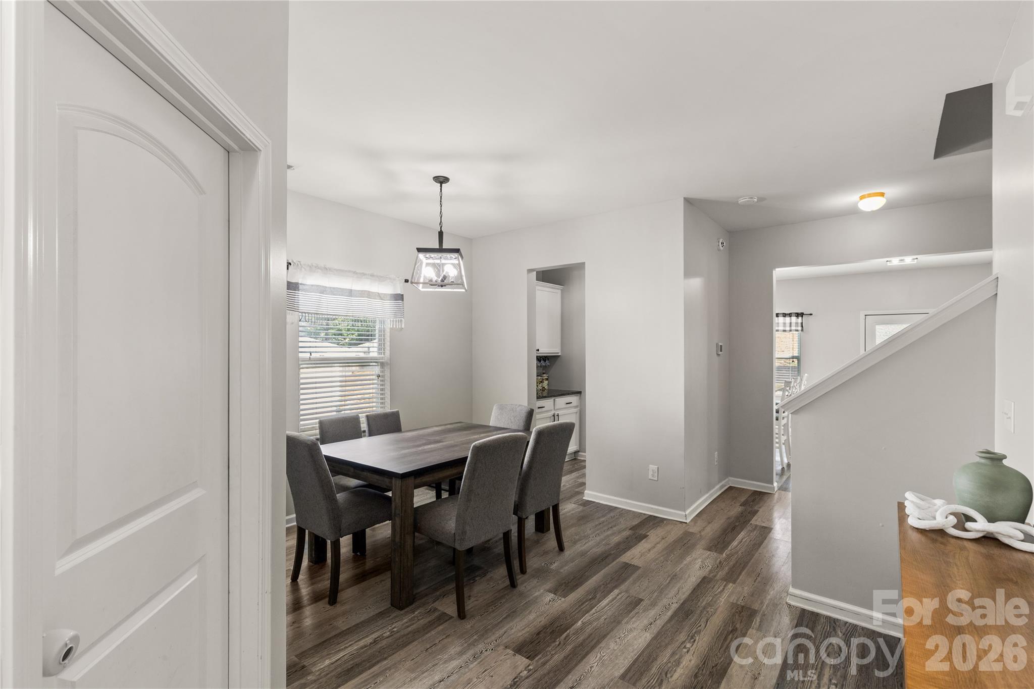 493 Dutch White Drive — Clover