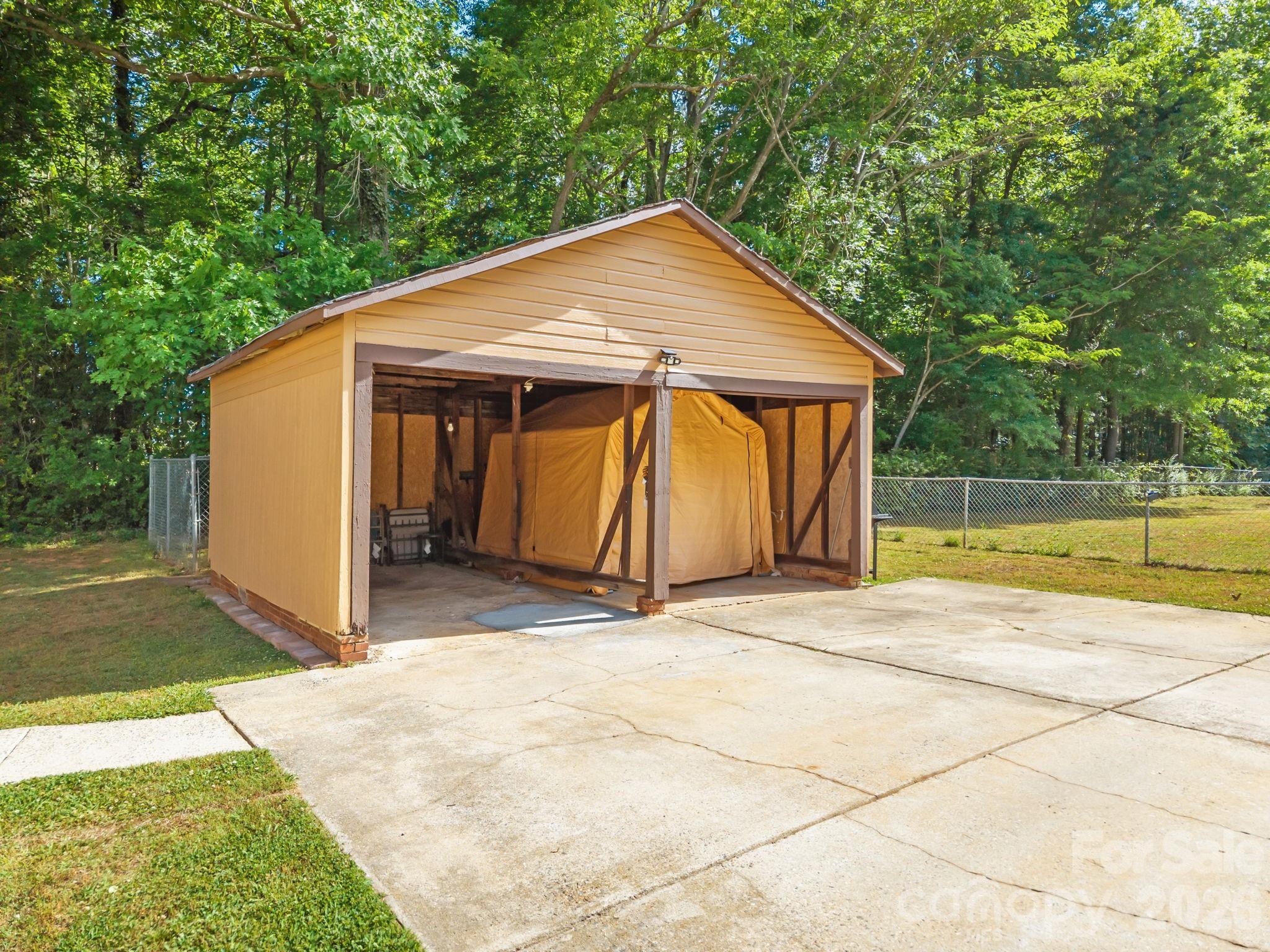 745 Dukeville Road — Salisbury