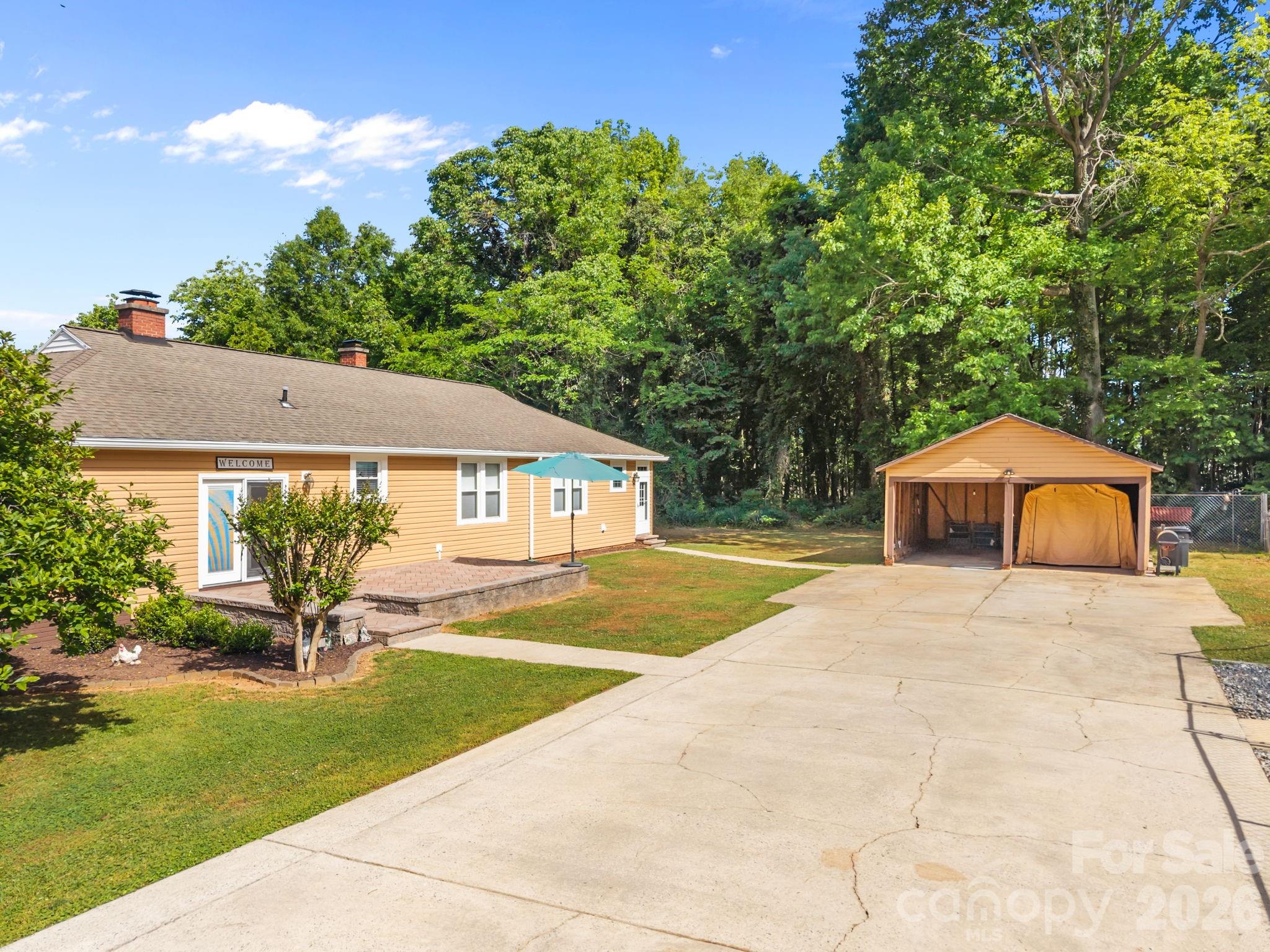 745 Dukeville Road — Salisbury