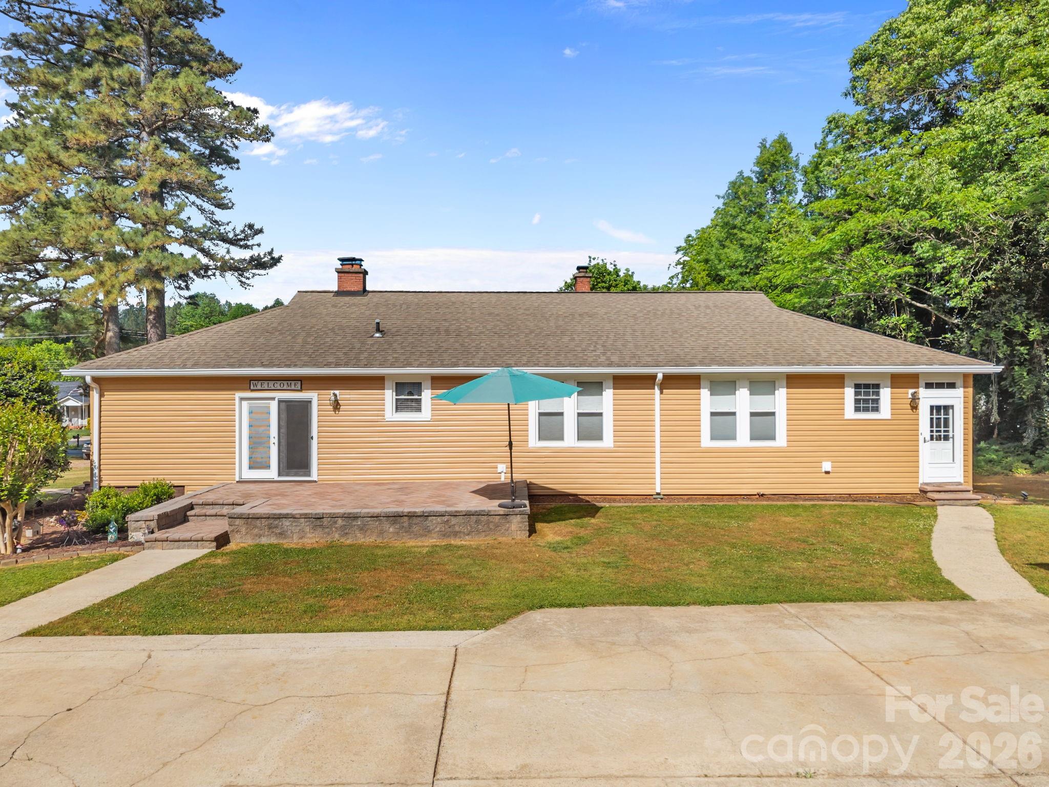 745 Dukeville Road — Salisbury