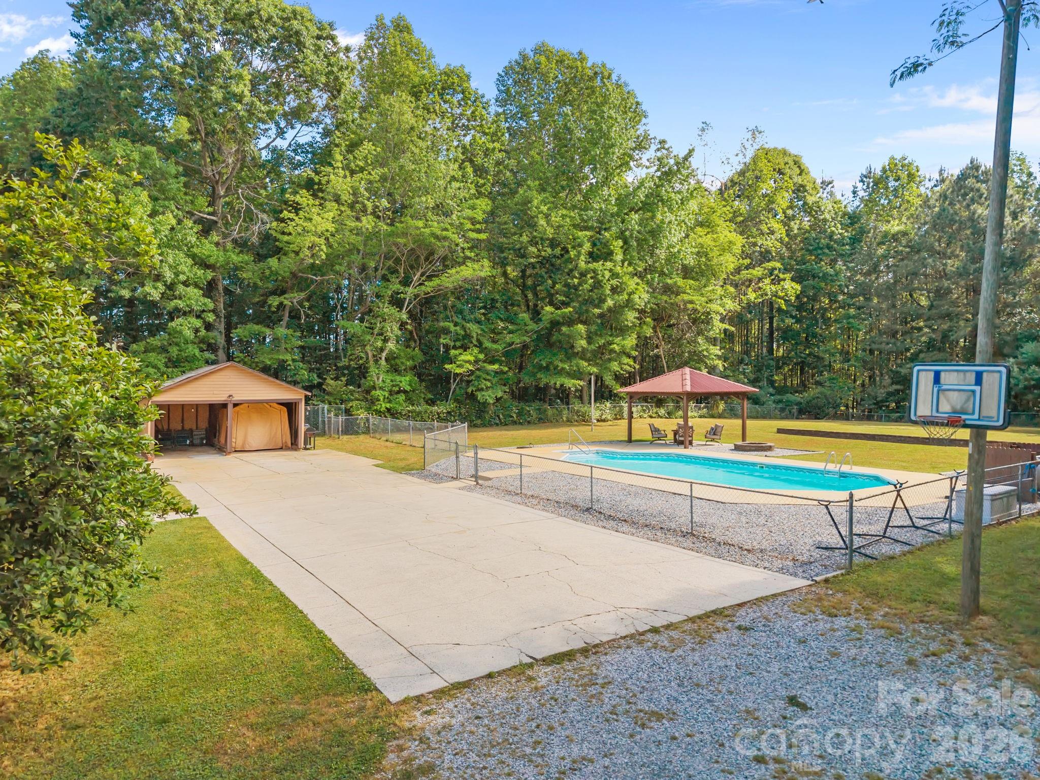 745 Dukeville Road — Salisbury
