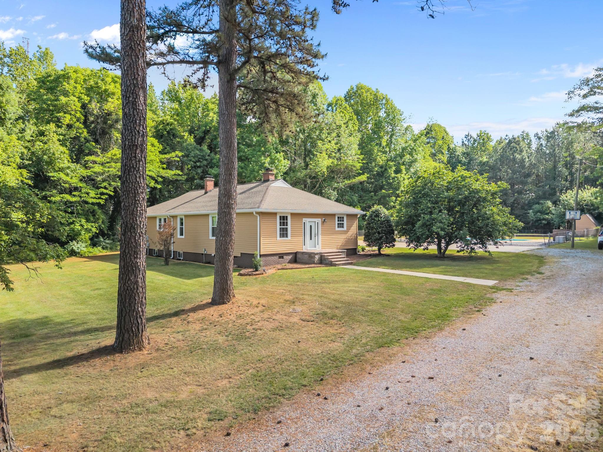 745 Dukeville Road — Salisbury