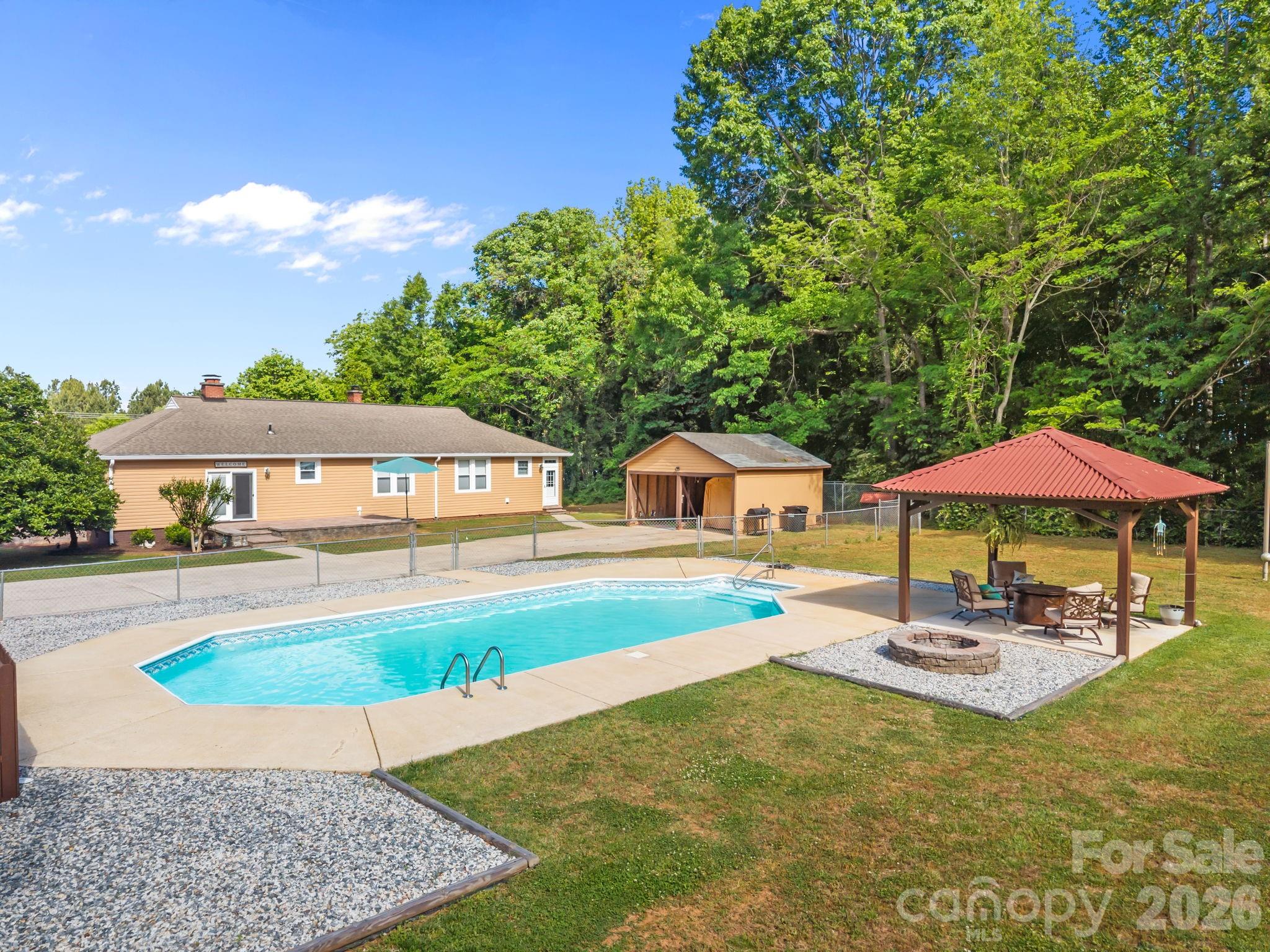 745 Dukeville Road — Salisbury