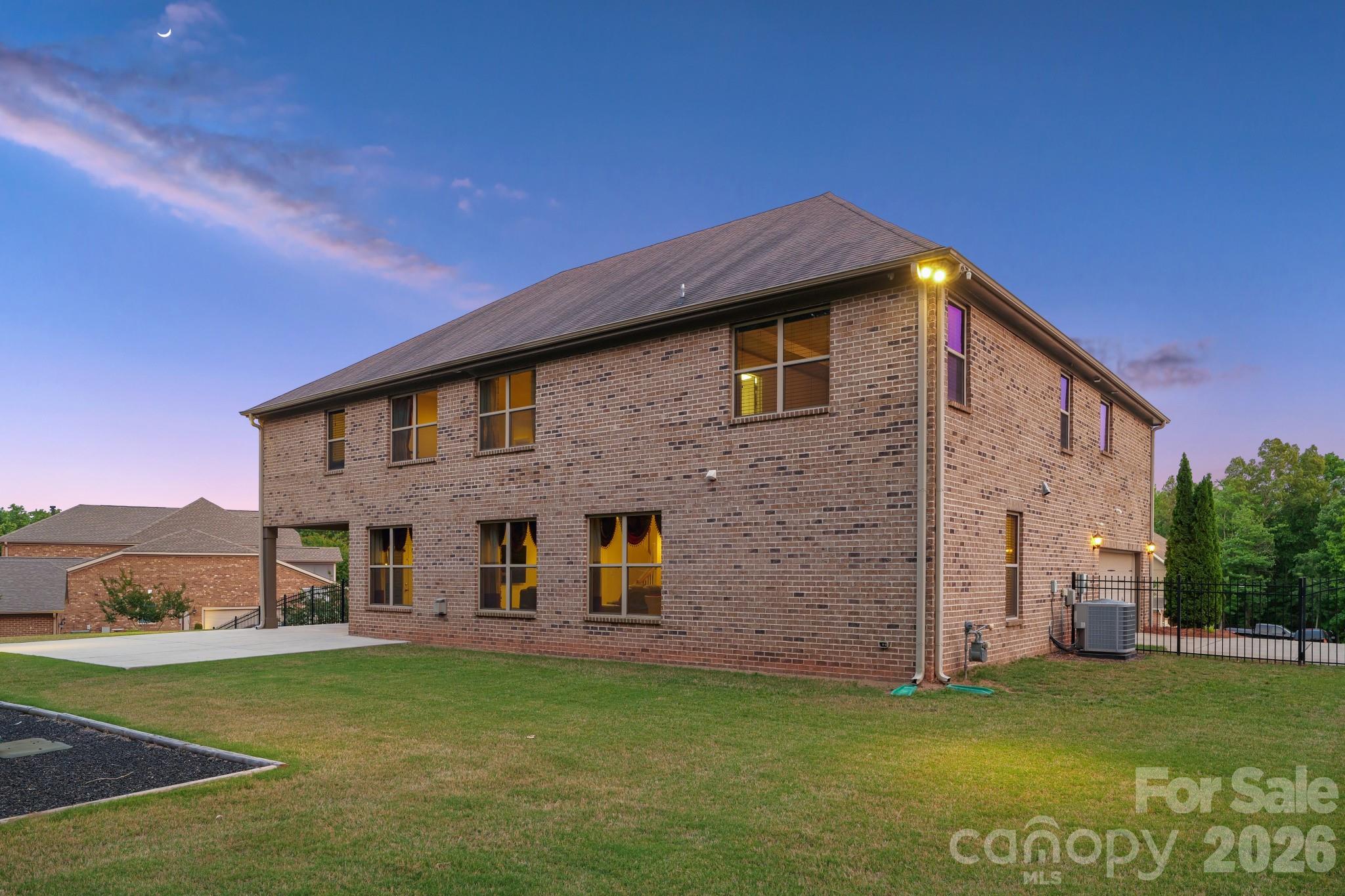 726 Lingfield Lane — Waxhaw