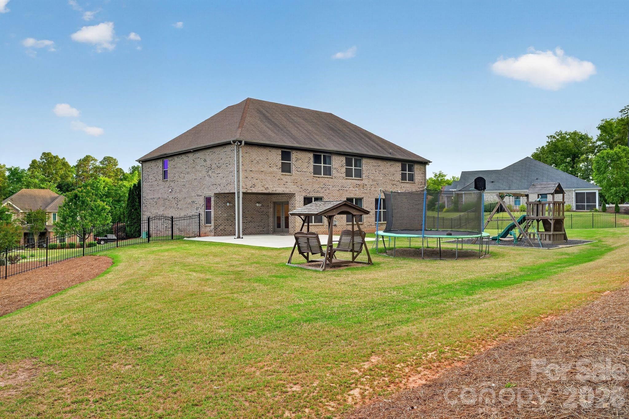 726 Lingfield Lane — Waxhaw