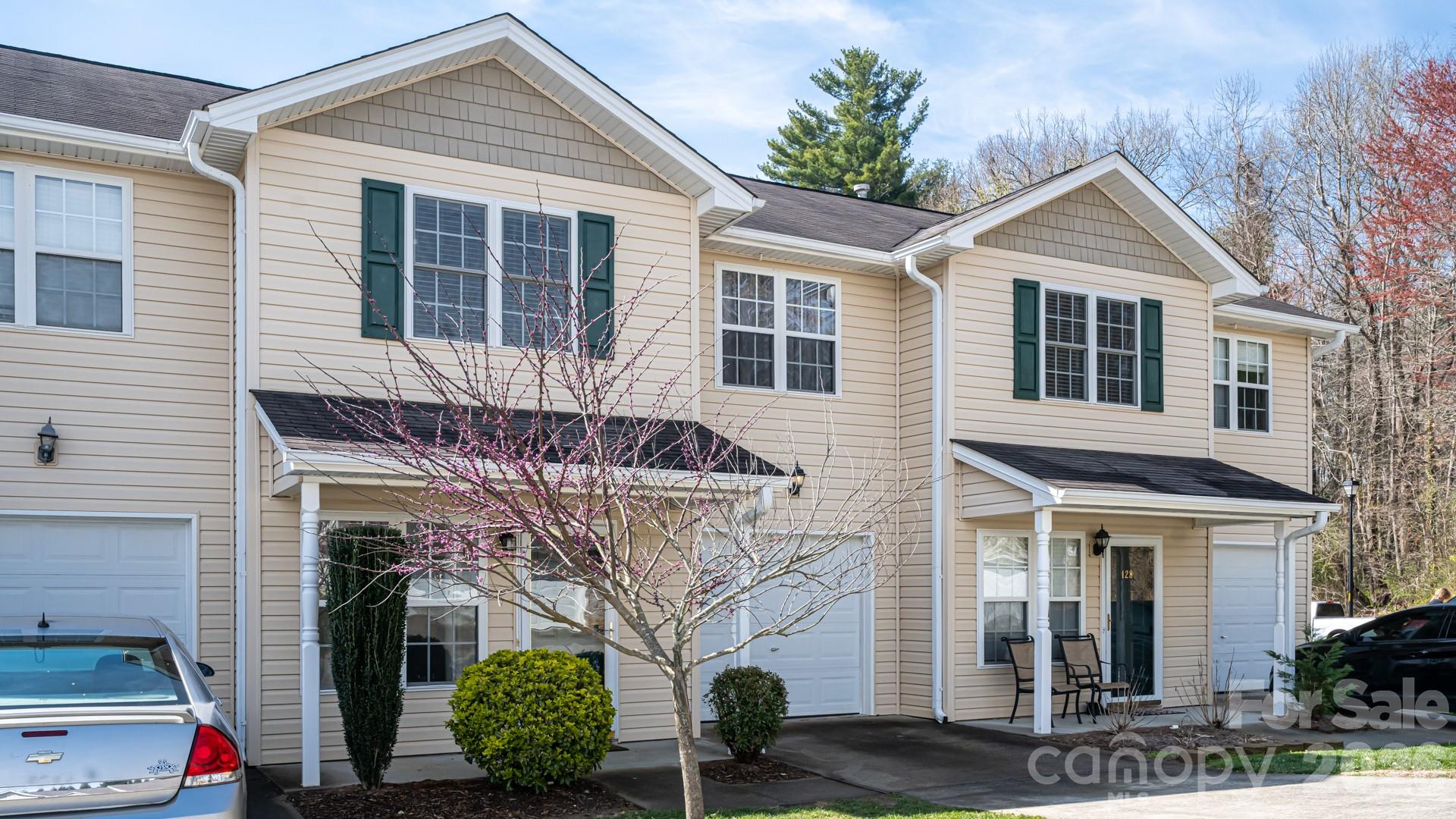 130 Lanceford Circle — Fletcher