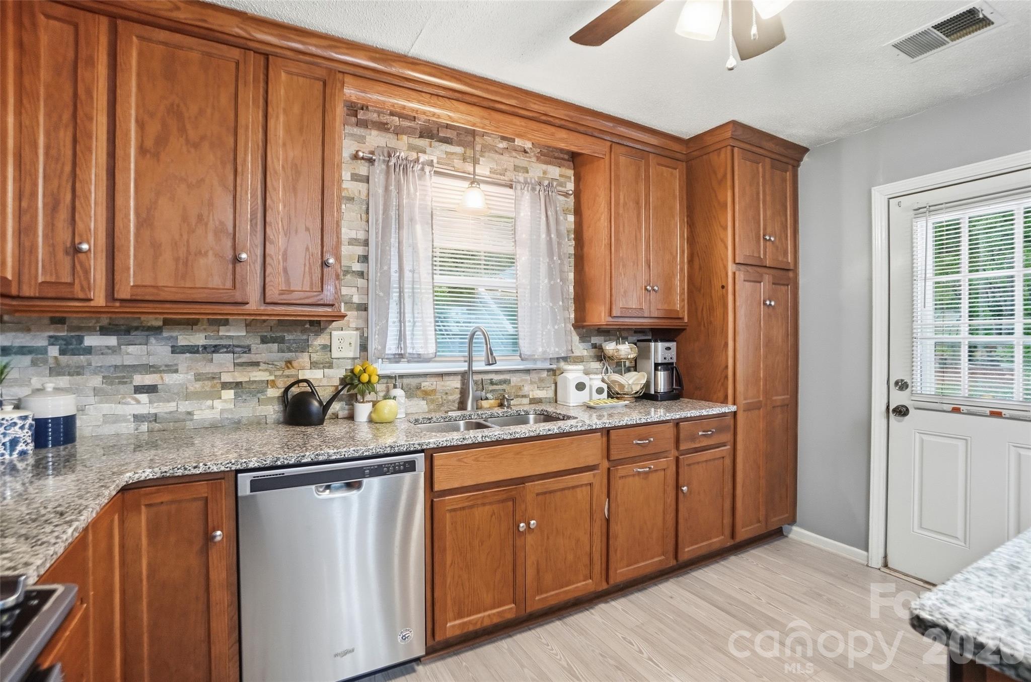 1621 Love Road — Monroe
