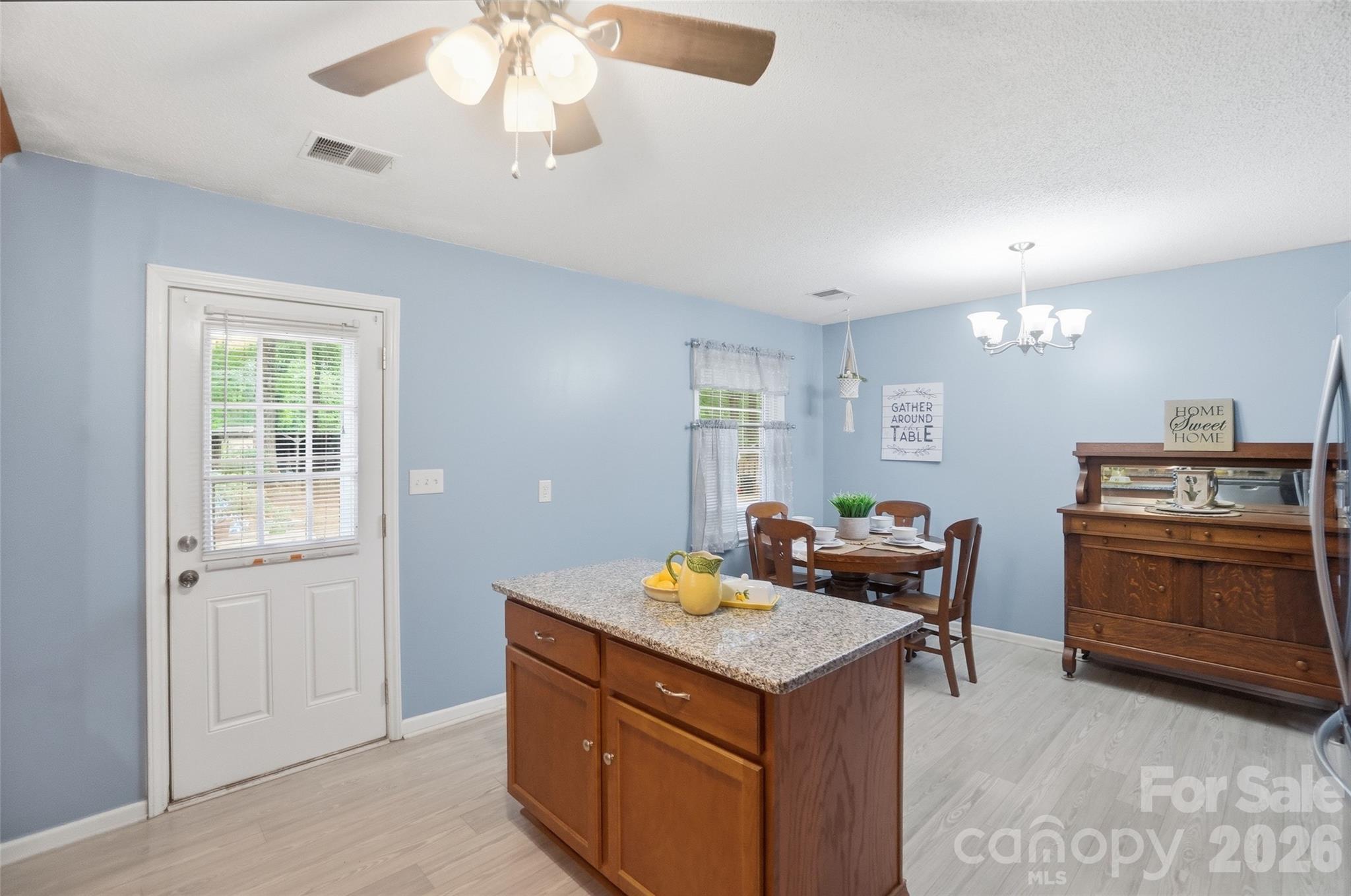 1621 Love Road — Monroe
