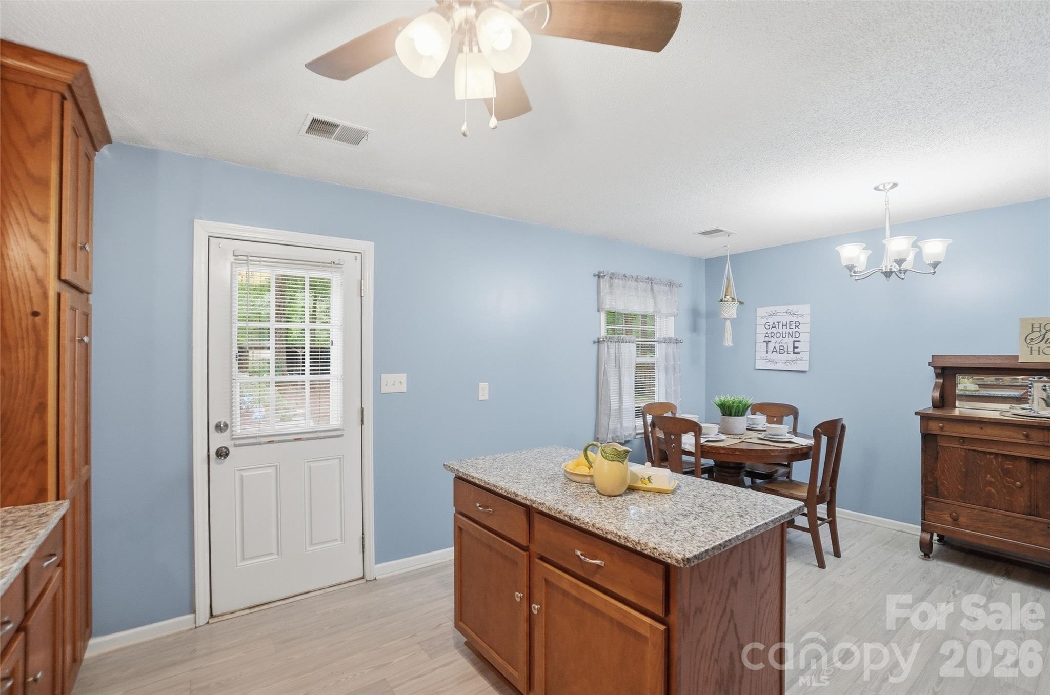 1621 Love Road — Monroe