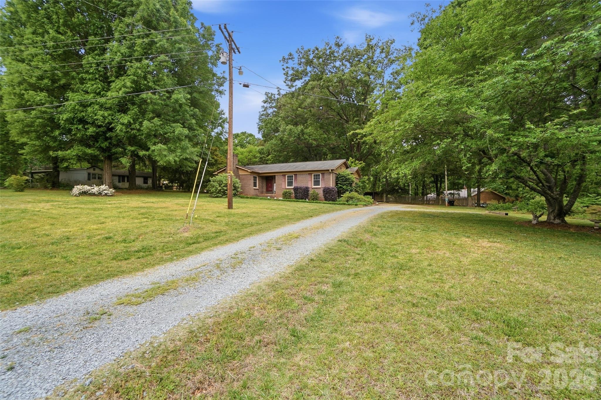 1621 Love Road — Monroe