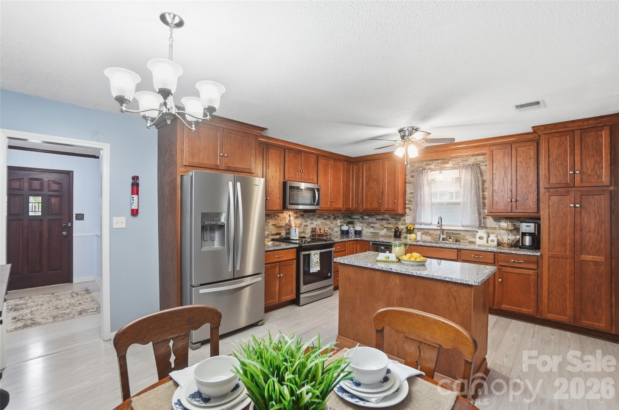 1621 Love Road — Monroe