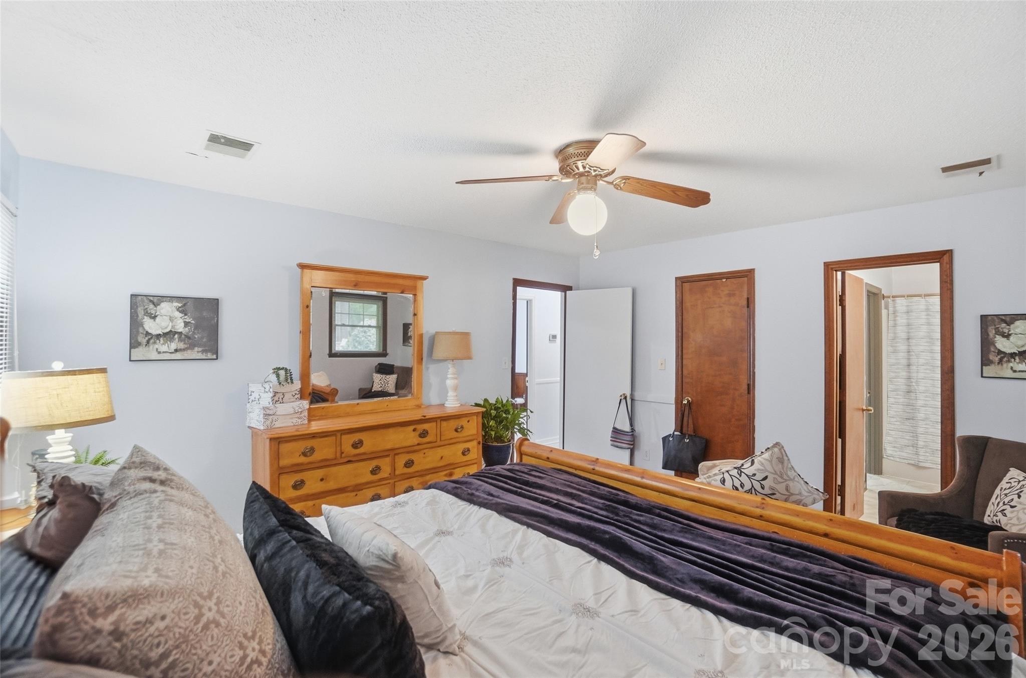1621 Love Road — Monroe