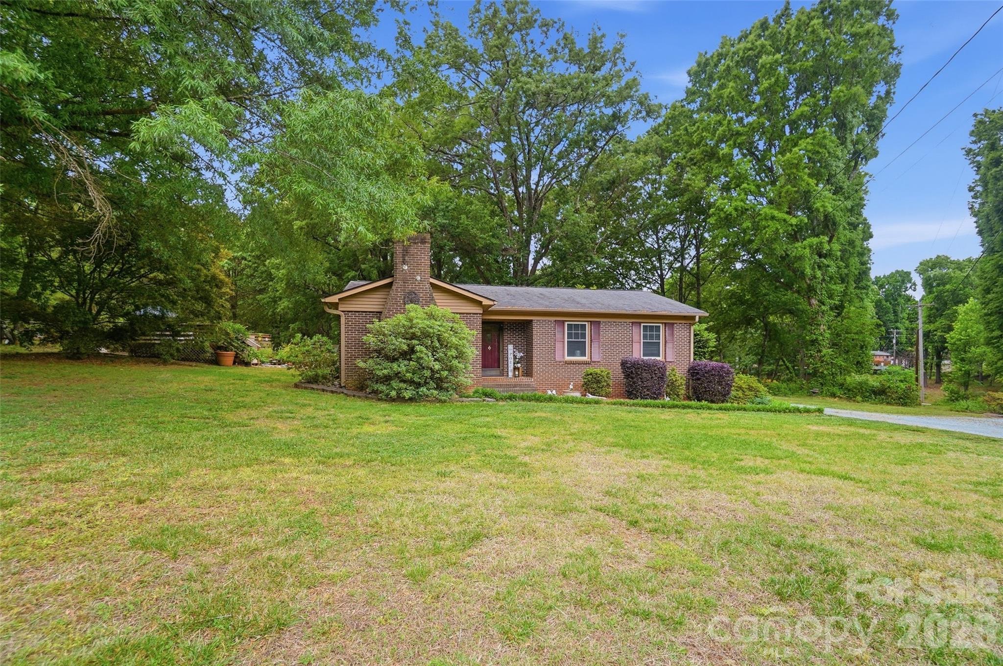 1621 Love Road — Monroe
