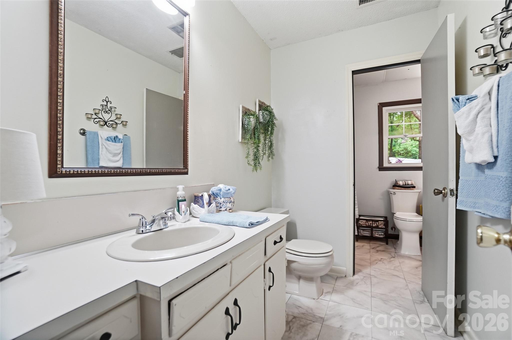 1621 Love Road — Monroe