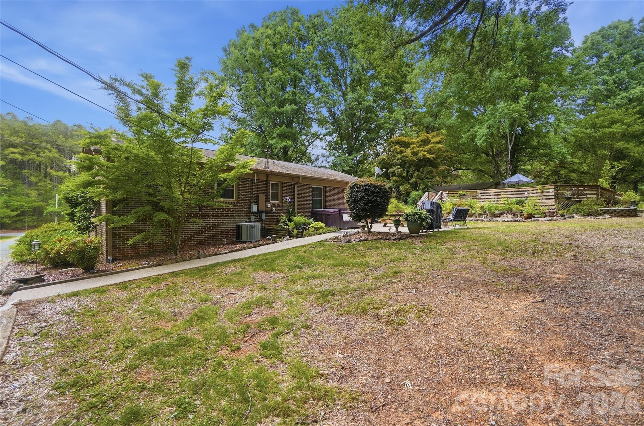 1621 Love Road — Monroe