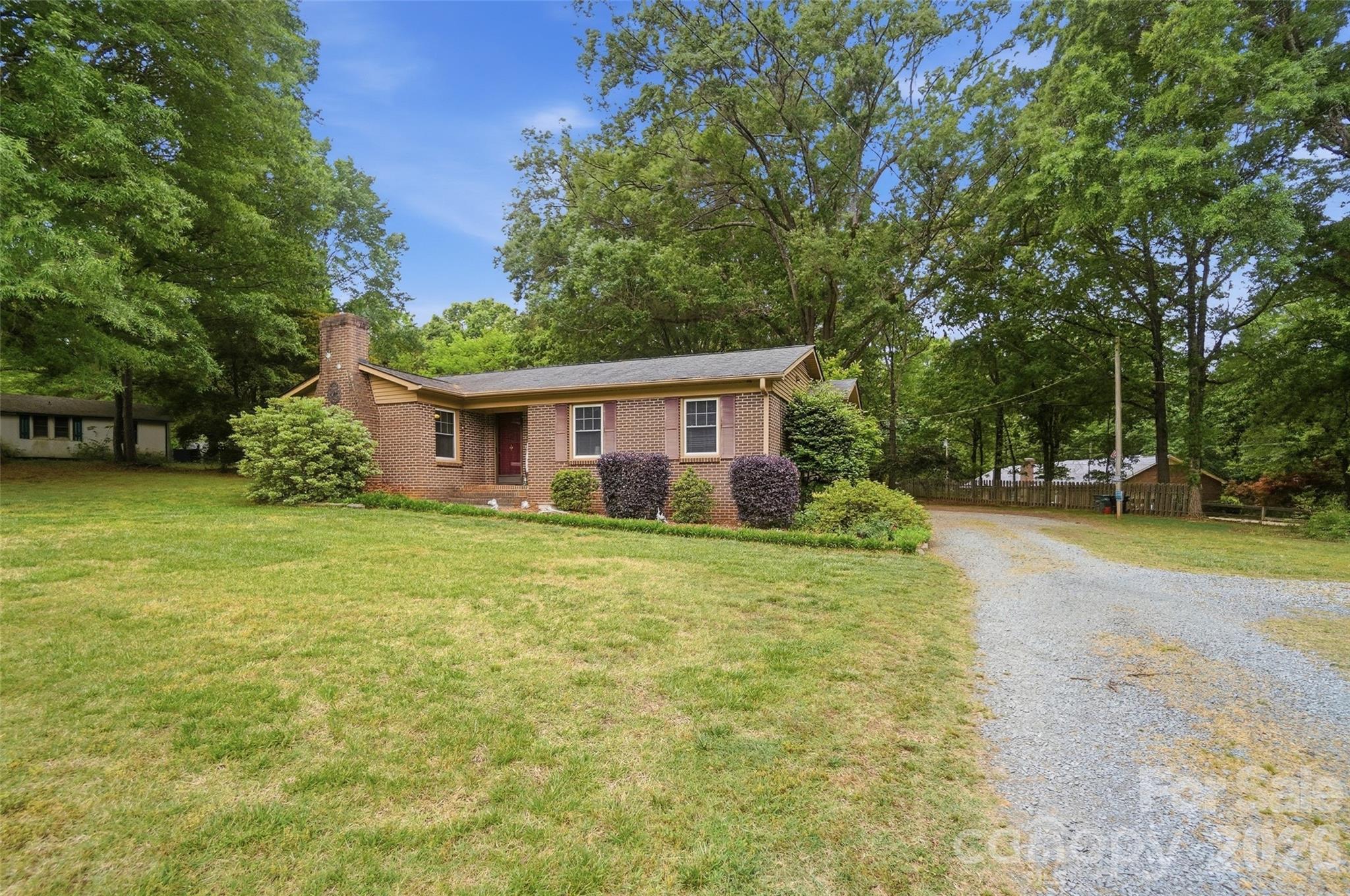 1621 Love Road — Monroe