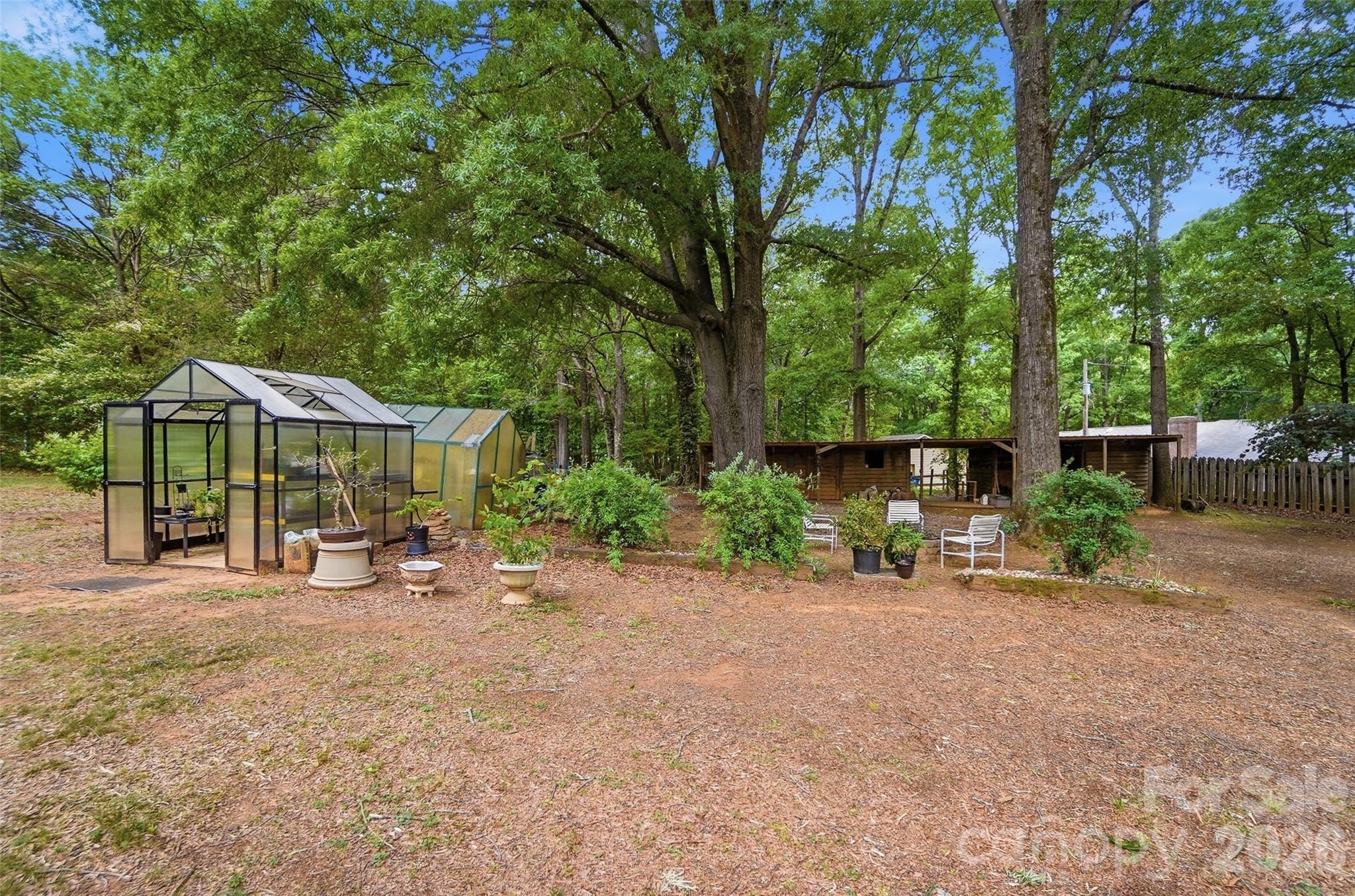 1621 Love Road — Monroe