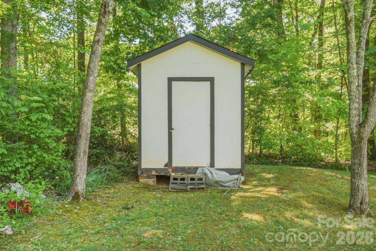 3823 Hickory Highway — Statesville