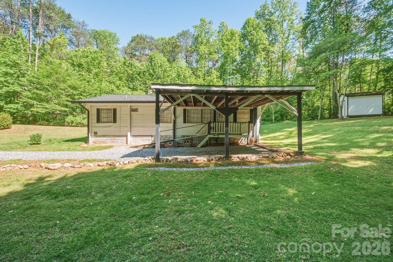 3823 Hickory Highway — Statesville