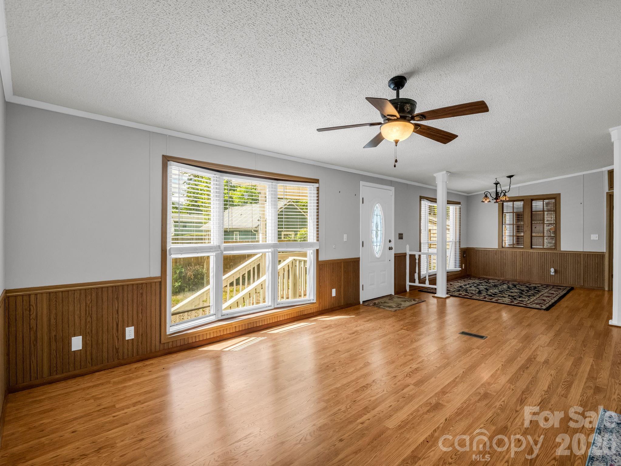 213 Old State Ten Road — Black Mountain