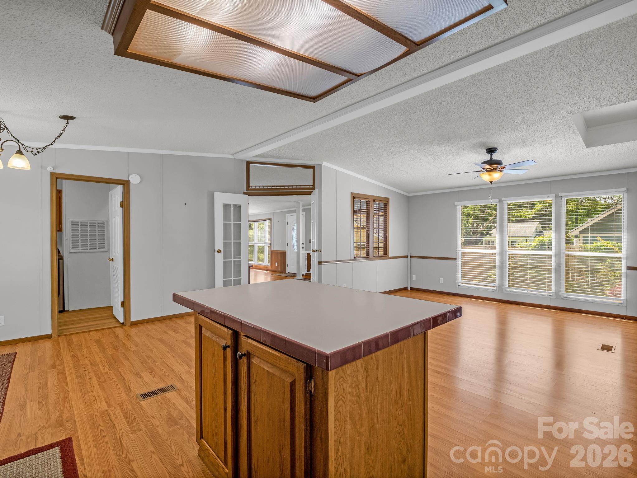 213 Old State Ten Road — Black Mountain