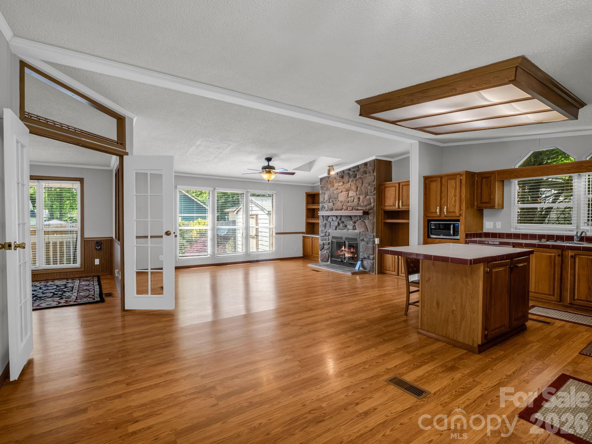 213 Old State Ten Road — Black Mountain