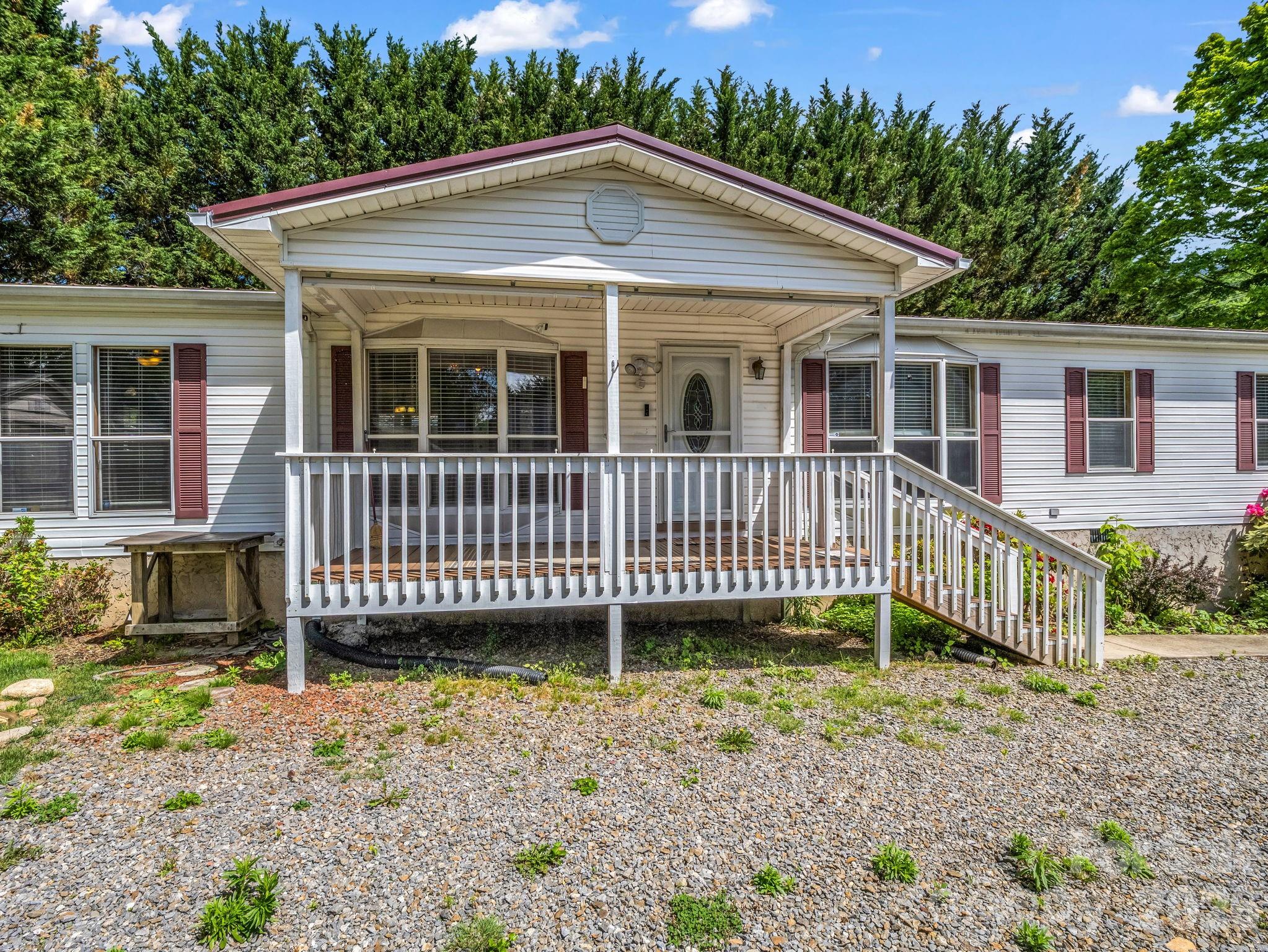 213 Old State Ten Road — Black Mountain