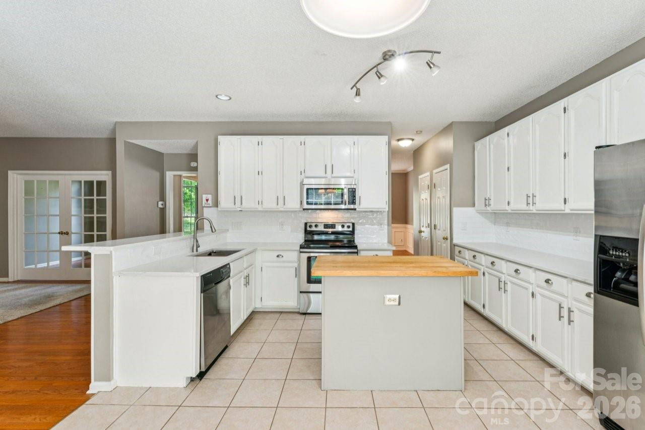 2040 Swaim Drive — Matthews