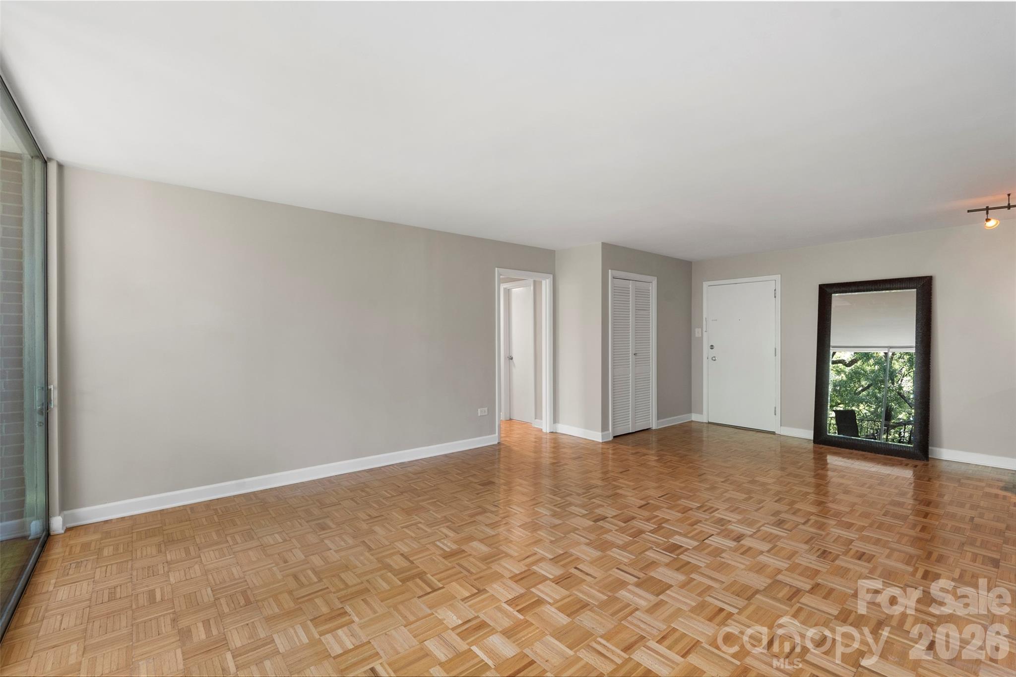 1300 Queens Road #402 — Charlotte
