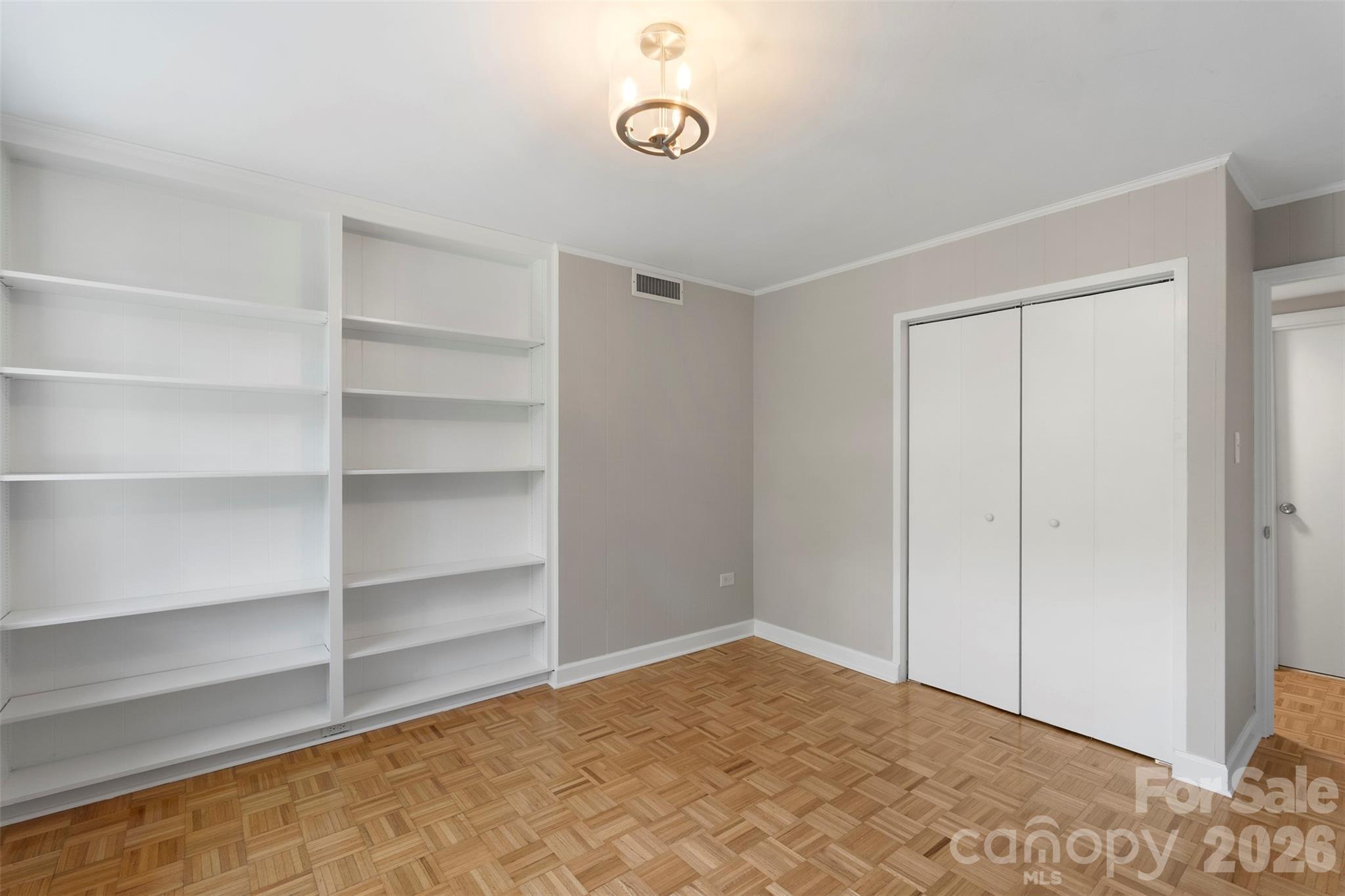 1300 Queens Road #402 — Charlotte