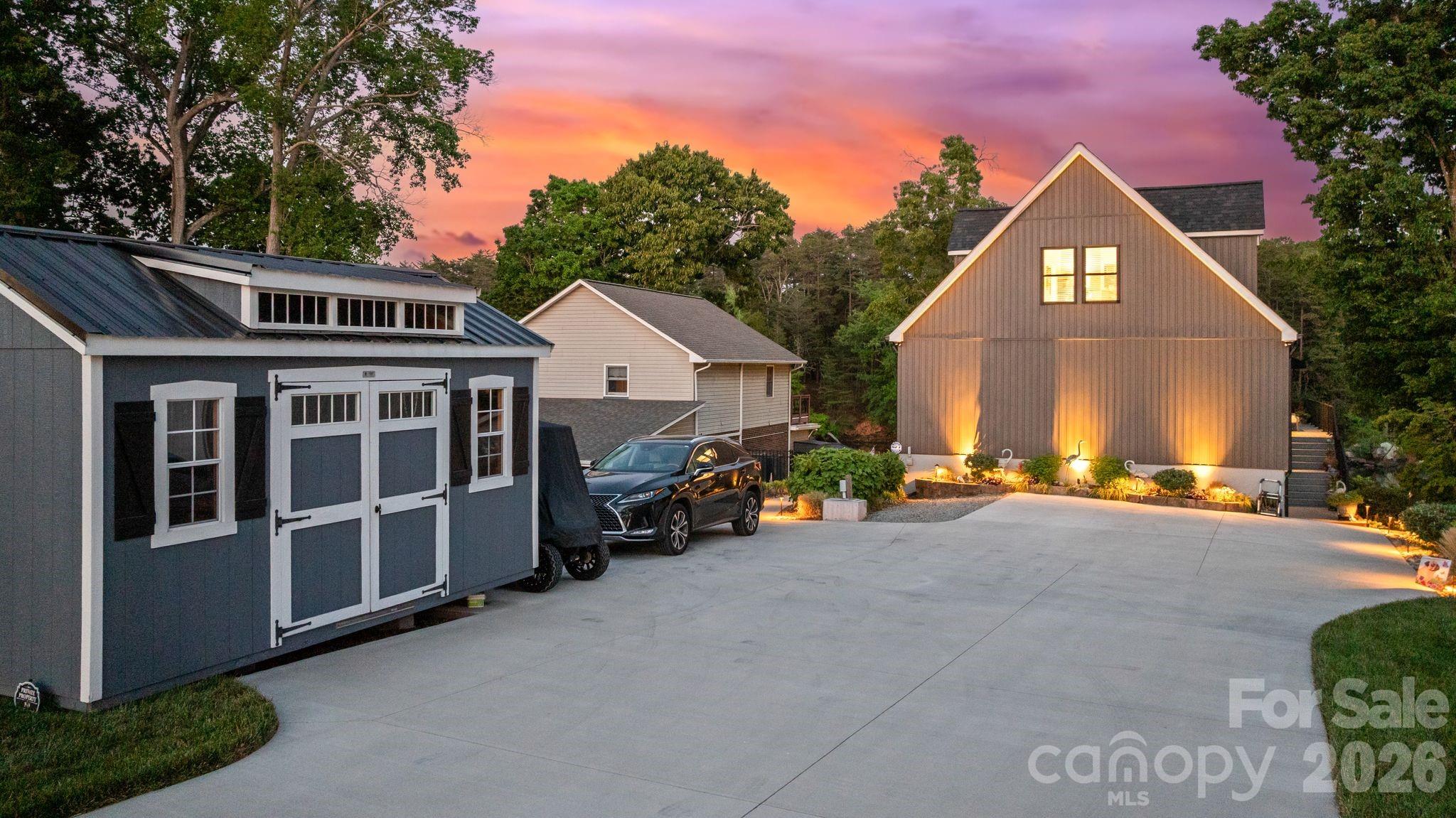 819 Hickory Point Drive — Lexington