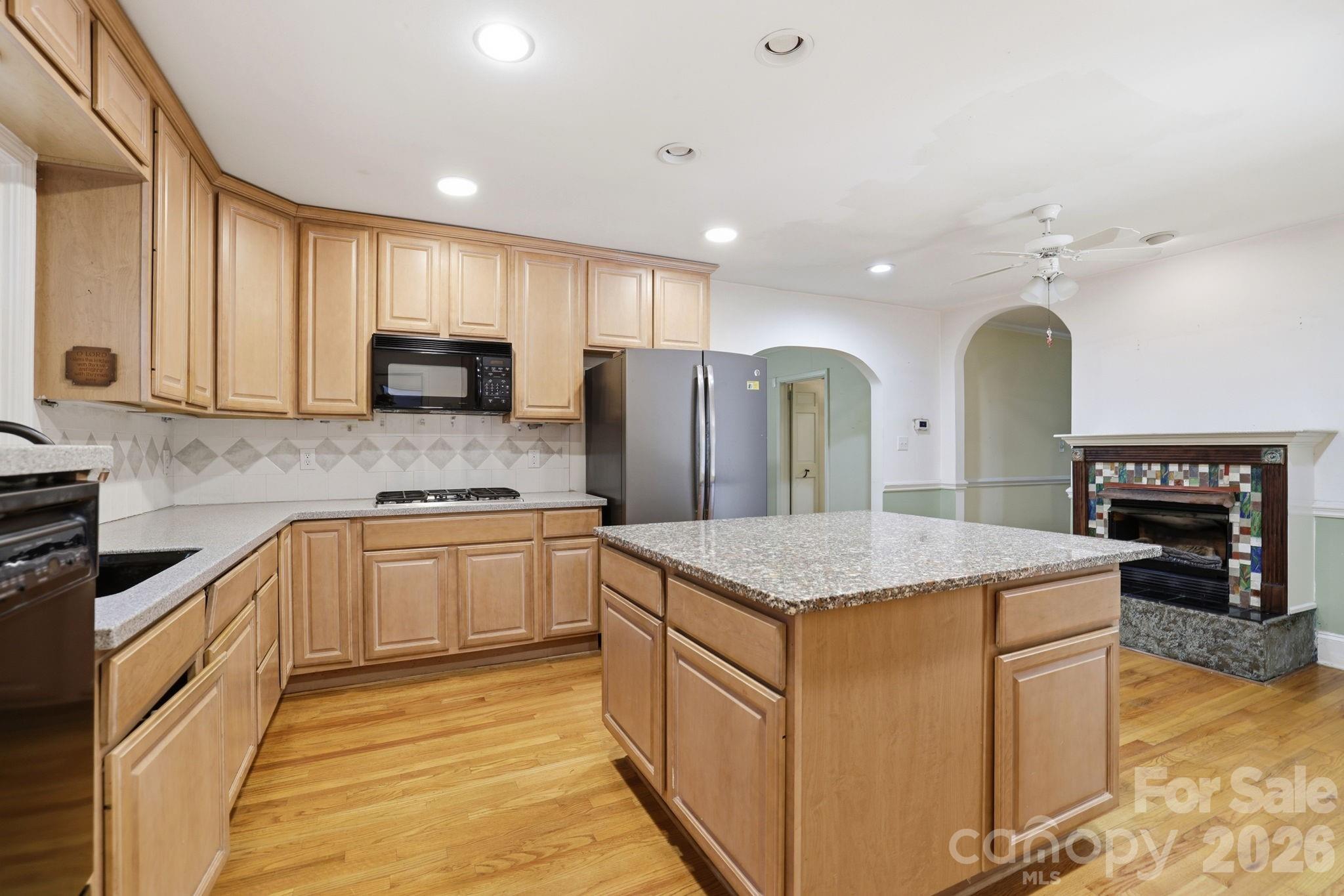 200 Altondale Avenue — Charlotte