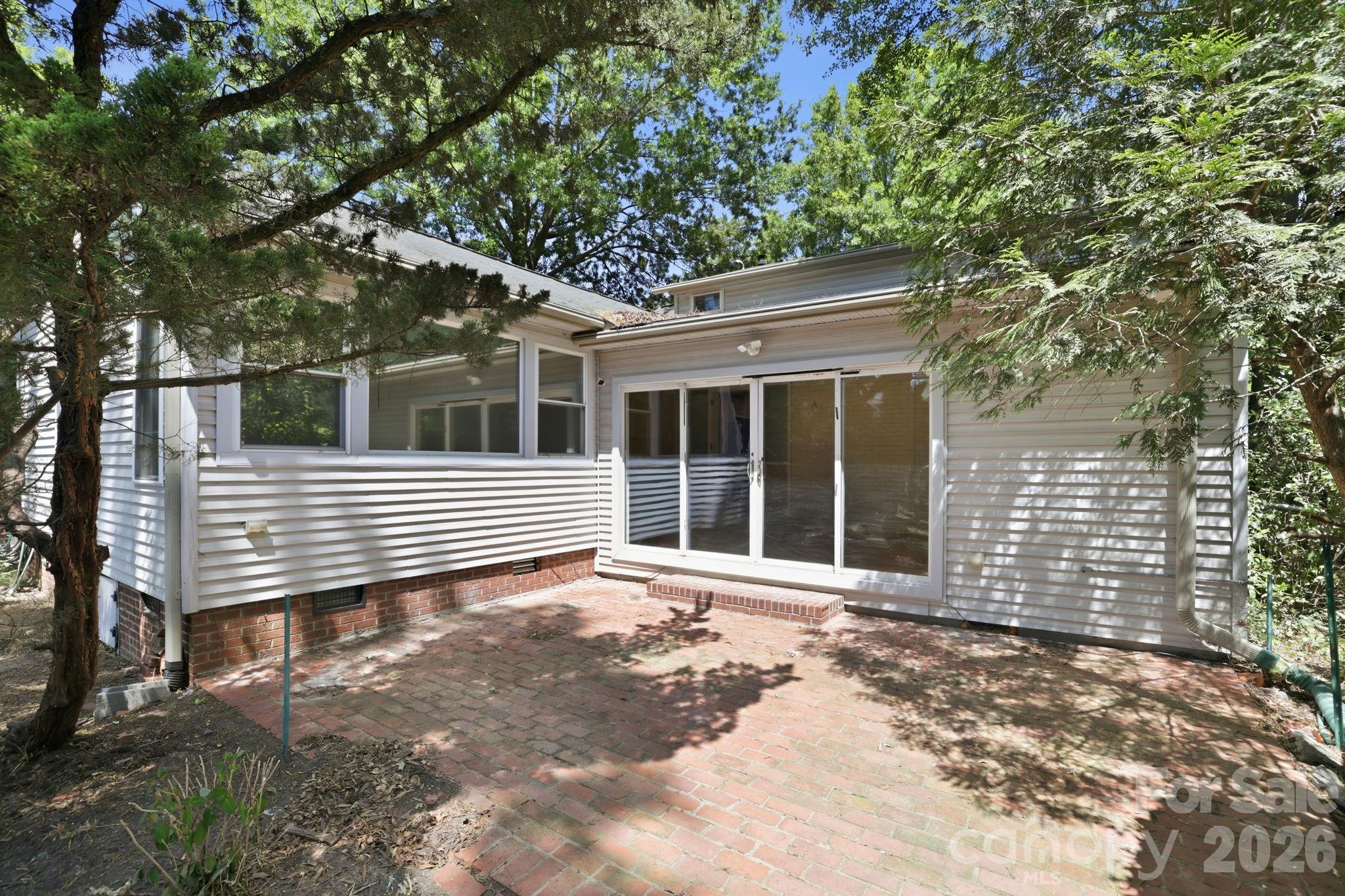 200 Altondale Avenue — Charlotte