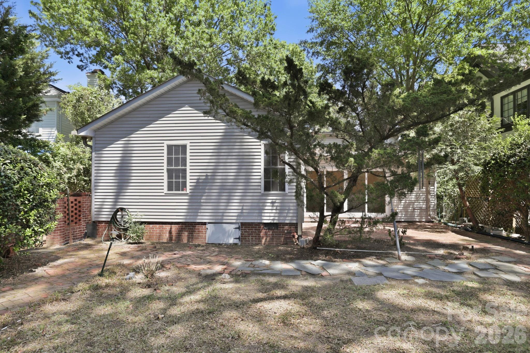 200 Altondale Avenue — Charlotte