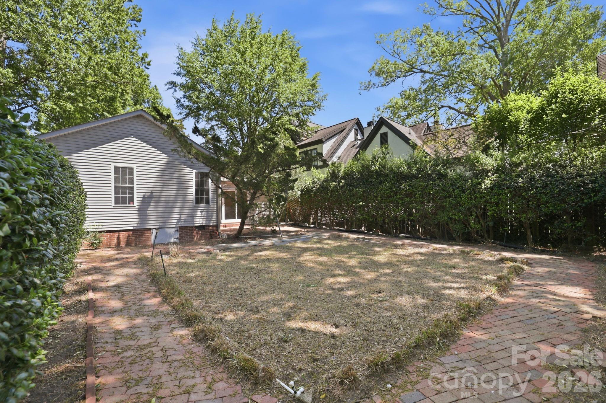 200 Altondale Avenue — Charlotte