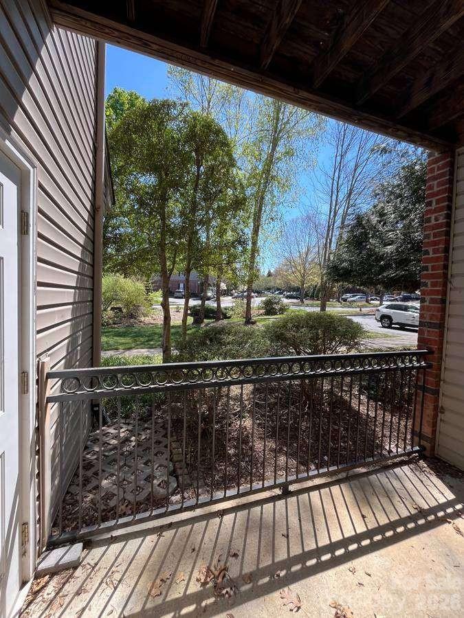 415 Appeldoorn Circle — Asheville