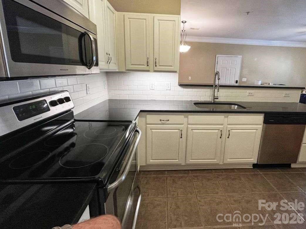 415 Appeldoorn Circle — Asheville