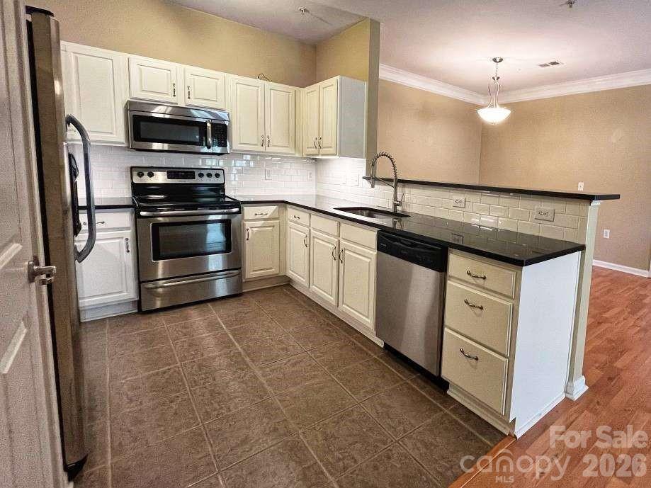 415 Appeldoorn Circle — Asheville
