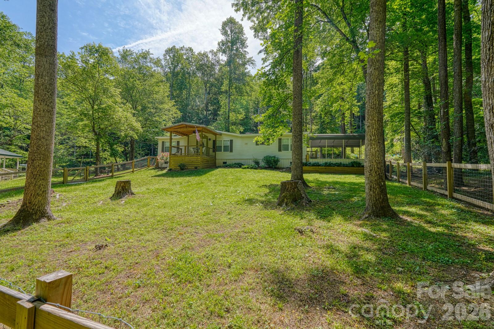 123 Little Rock Way — Mill Spring