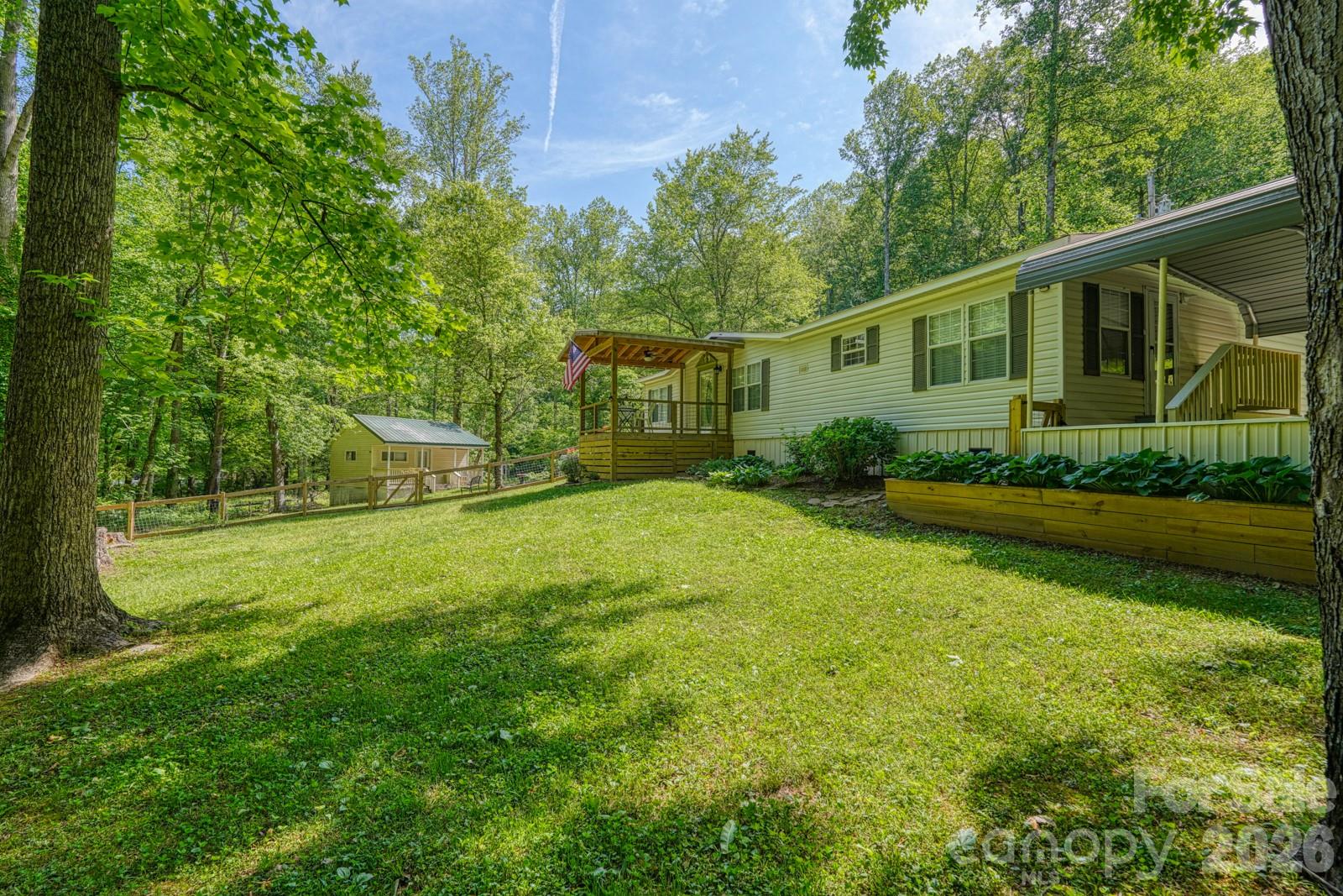 123 Little Rock Way — Mill Spring