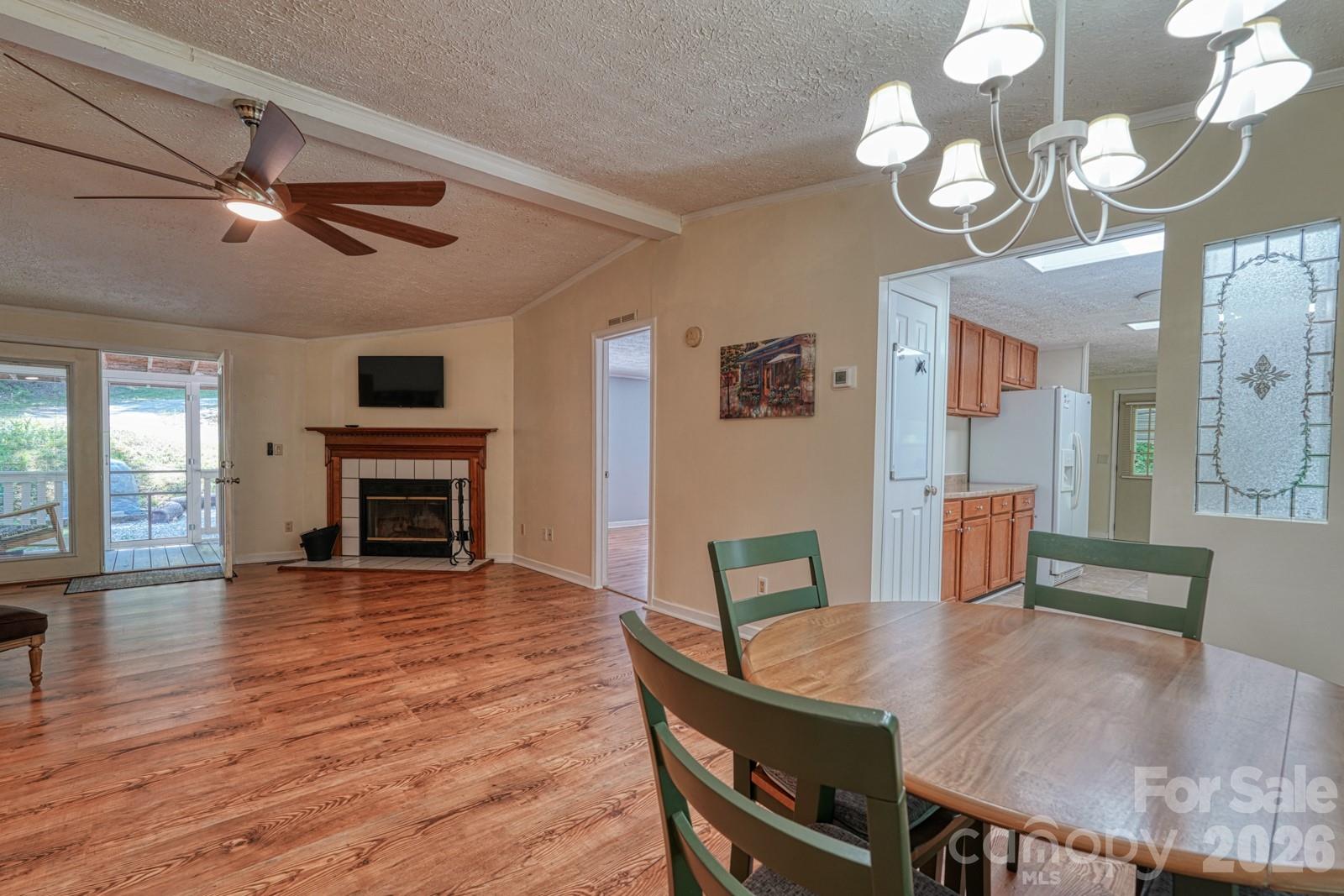 123 Little Rock Way — Mill Spring